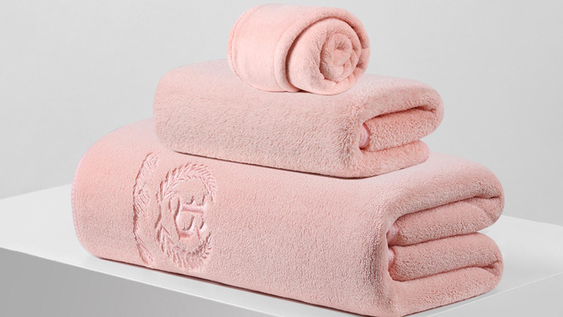 London Design Awards Winner - Snow Bath Towel