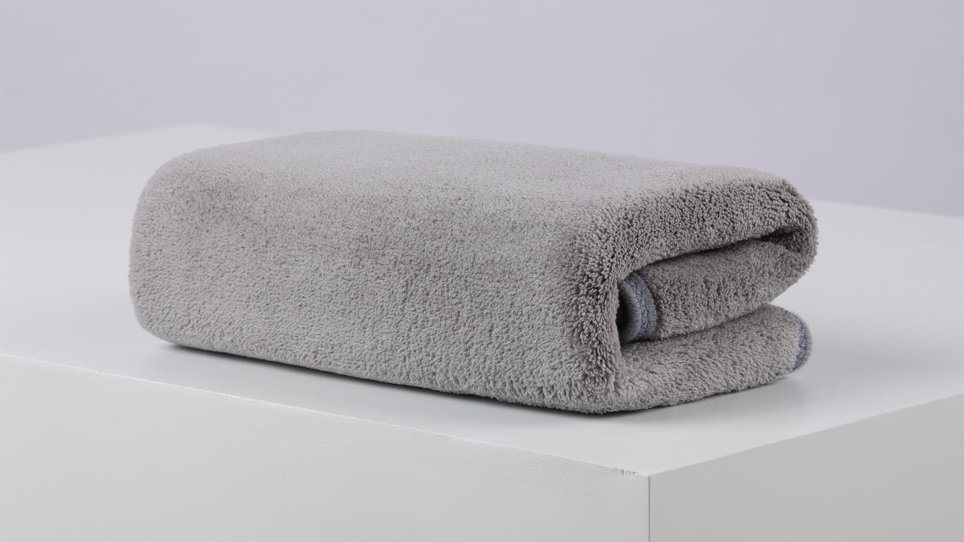 London Design Awards Winner - Snow Bath Towel