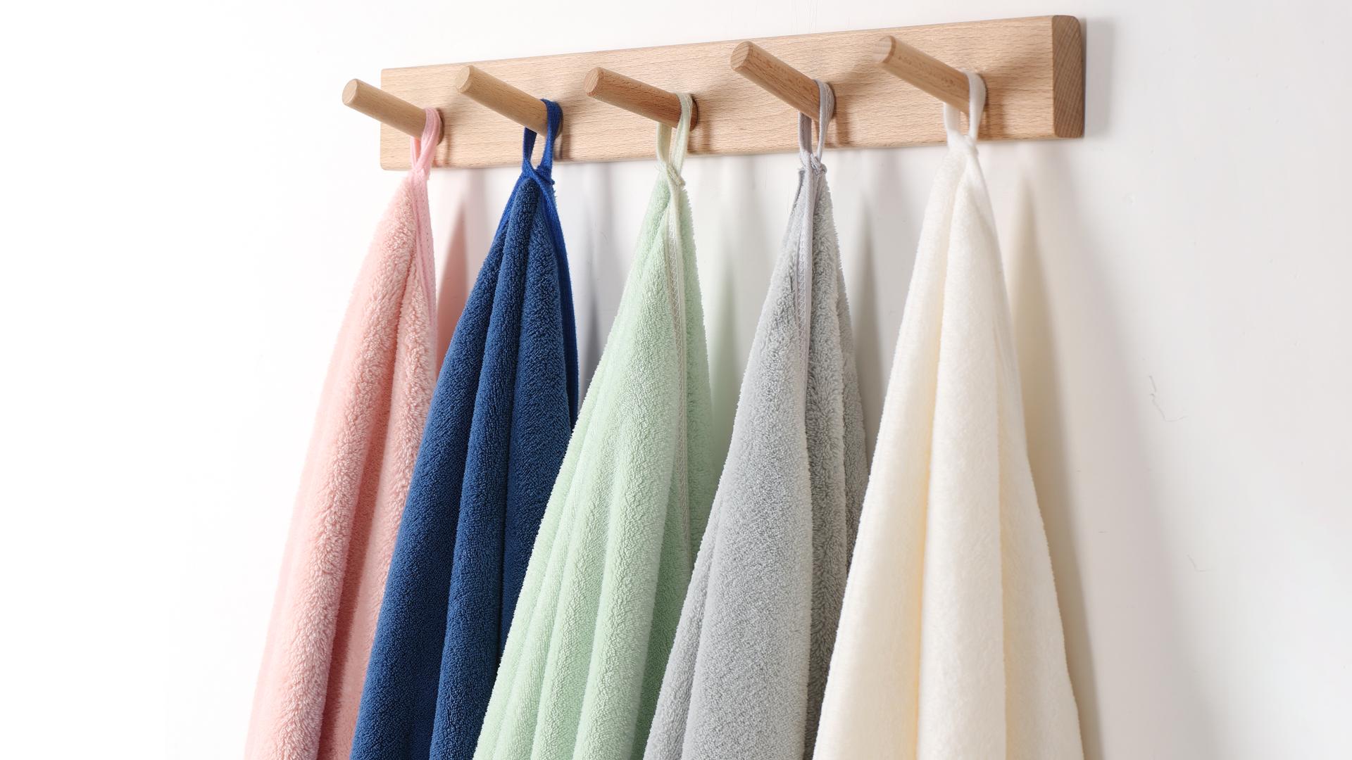 London Design Awards Winner - Snow Bath Towel