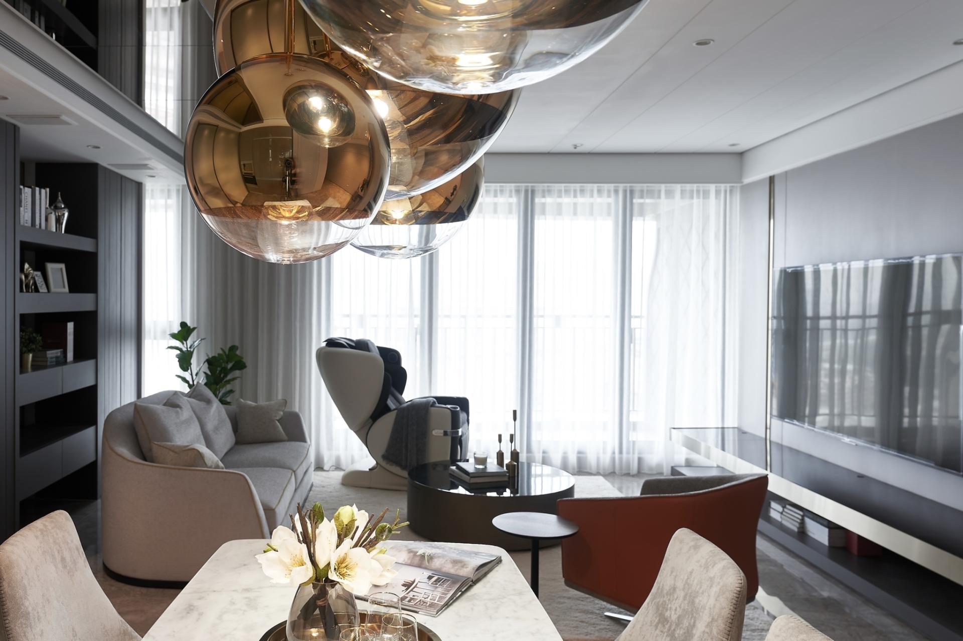 London Design Awards Winner - Luminous Echoes