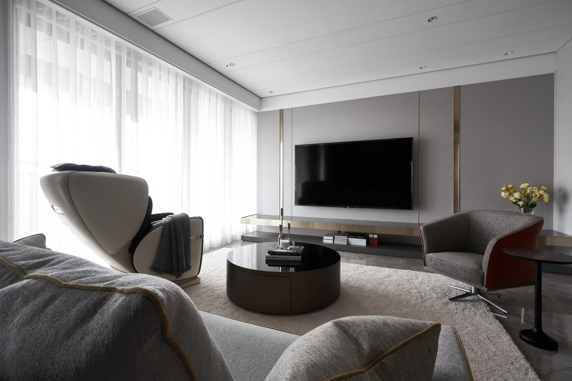 London Design Awards Winner - Luminous Echoes
