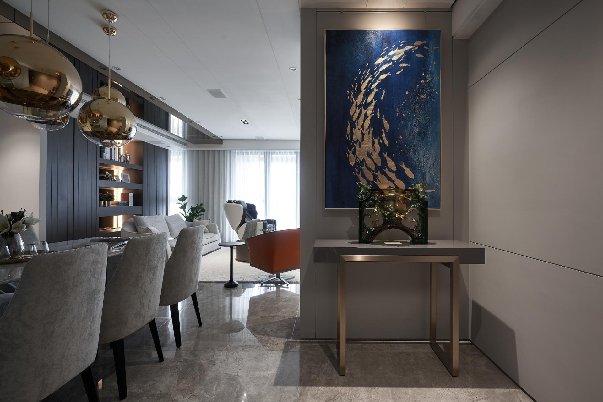 London Design Awards Winner - Luminous Echoes