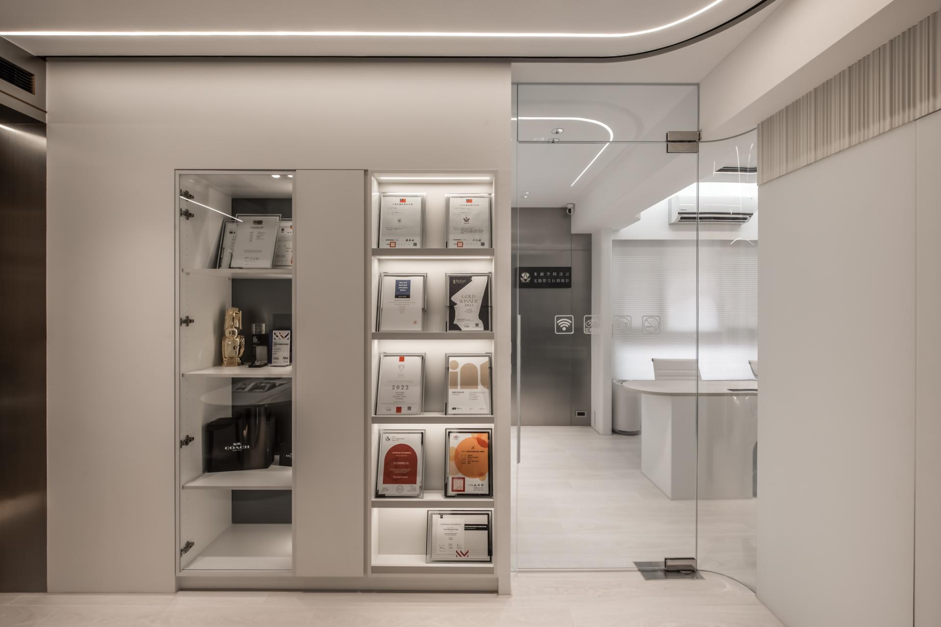 London Design Awards Winner - Luminous Studio