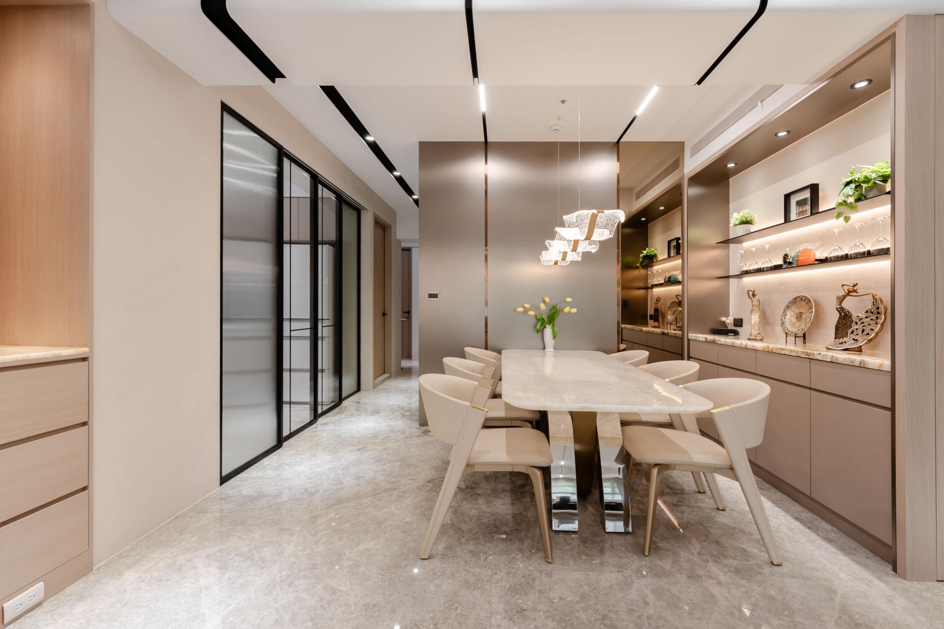 London Design Awards Winner - Curved Flow