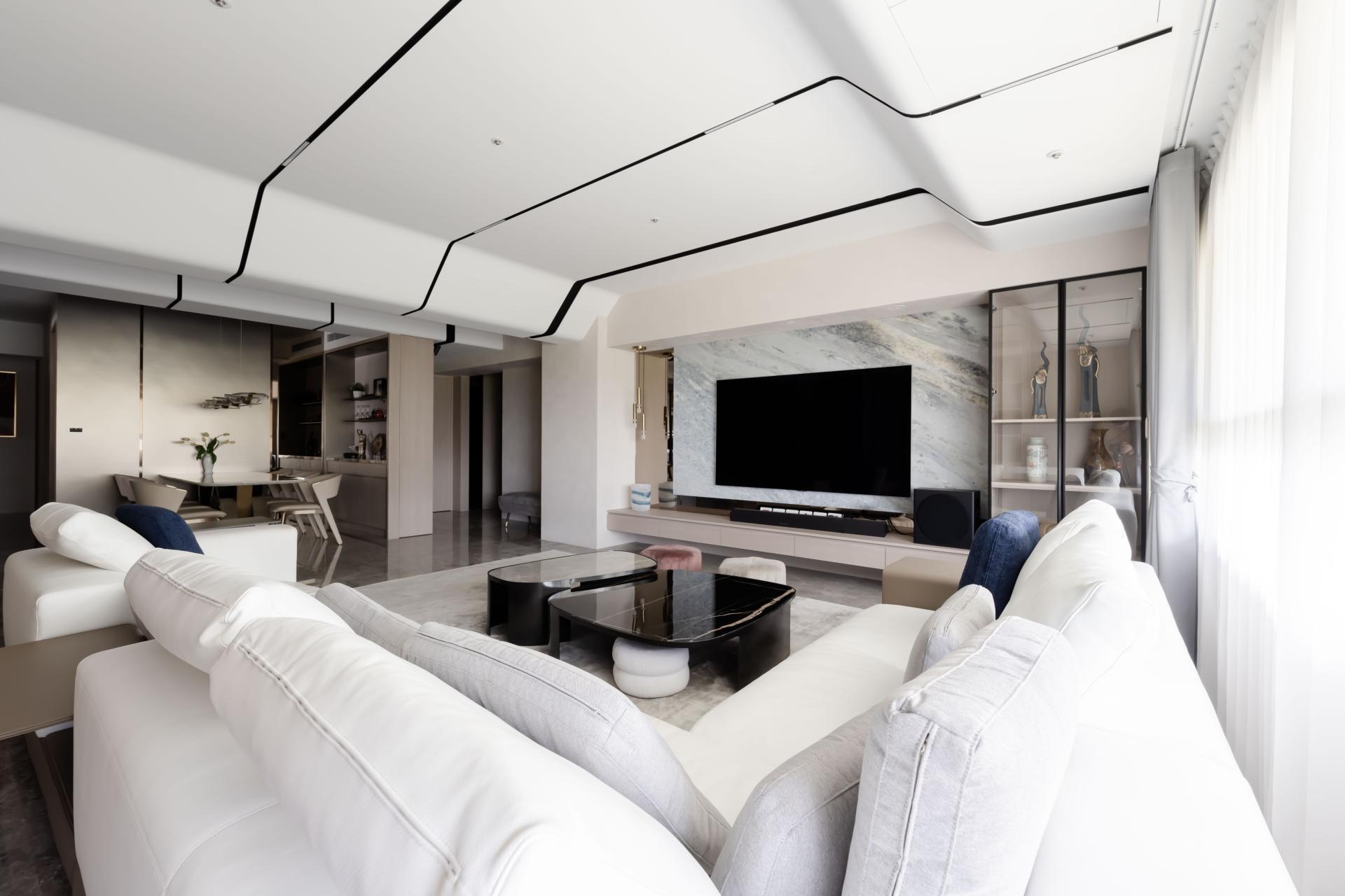London Design Awards Winner - Curved Flow