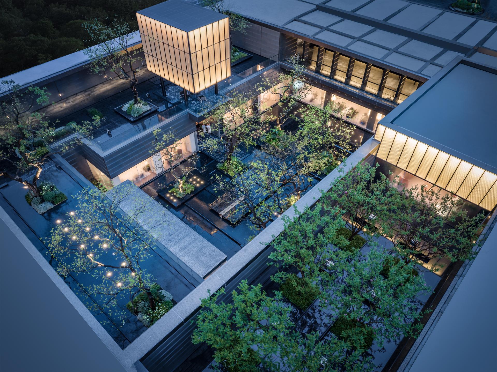 London Design Awards Winner - Poly Minghu Jinmao Mansion