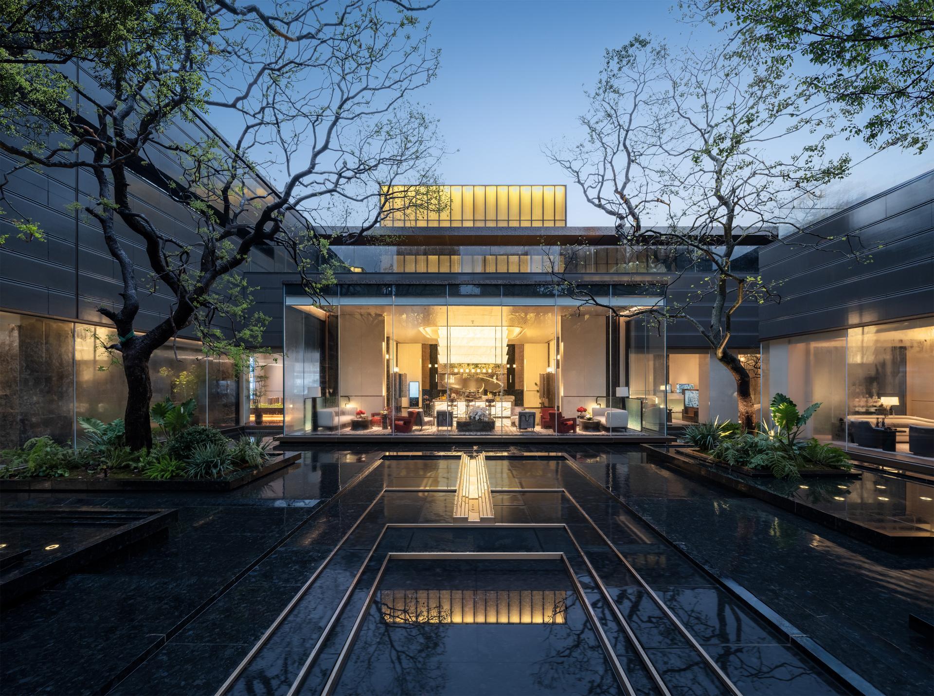 London Design Awards Winner - Poly Minghu Jinmao Mansion