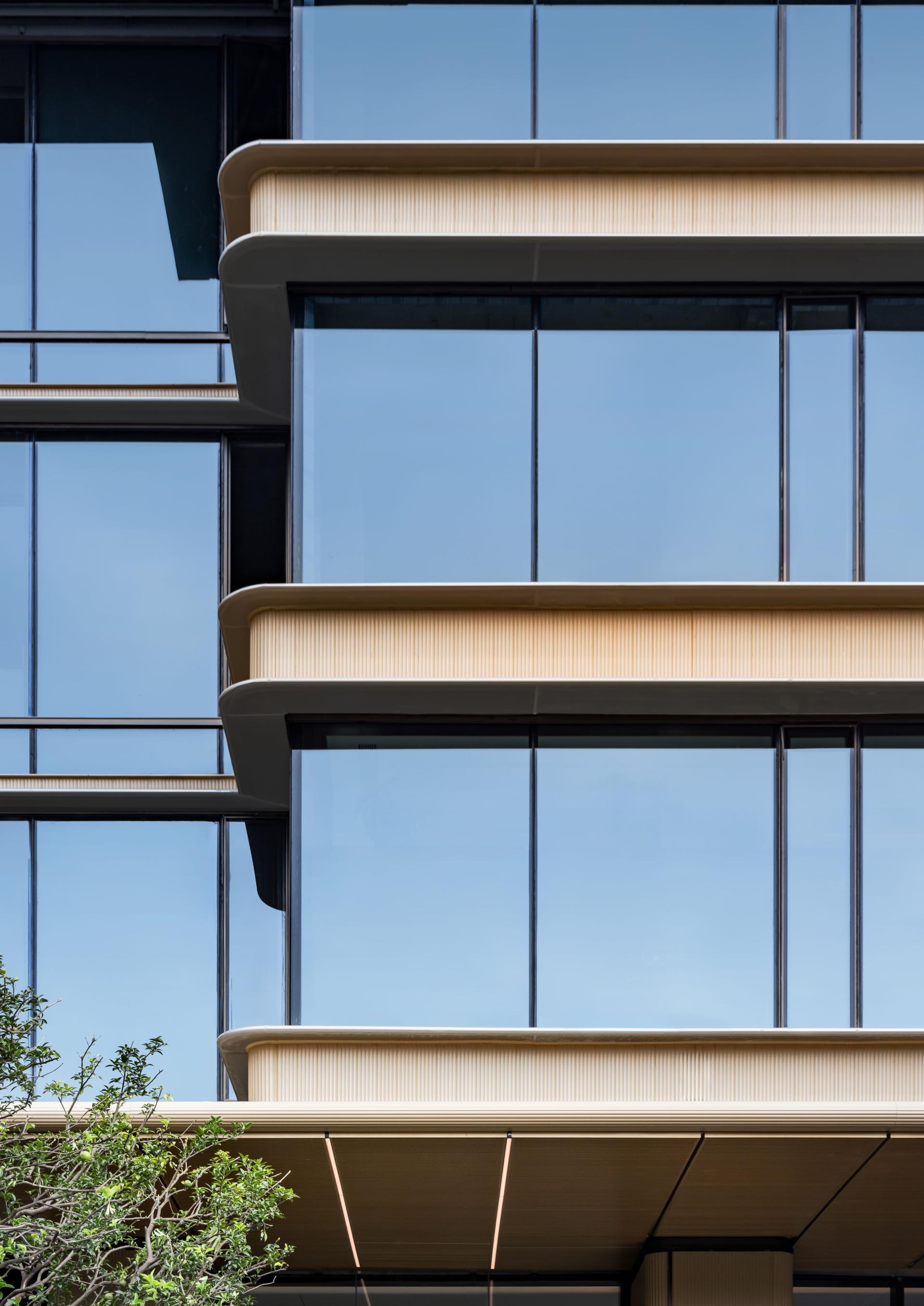 London Design Awards Winner - Poly Minghu Jinmao Mansion