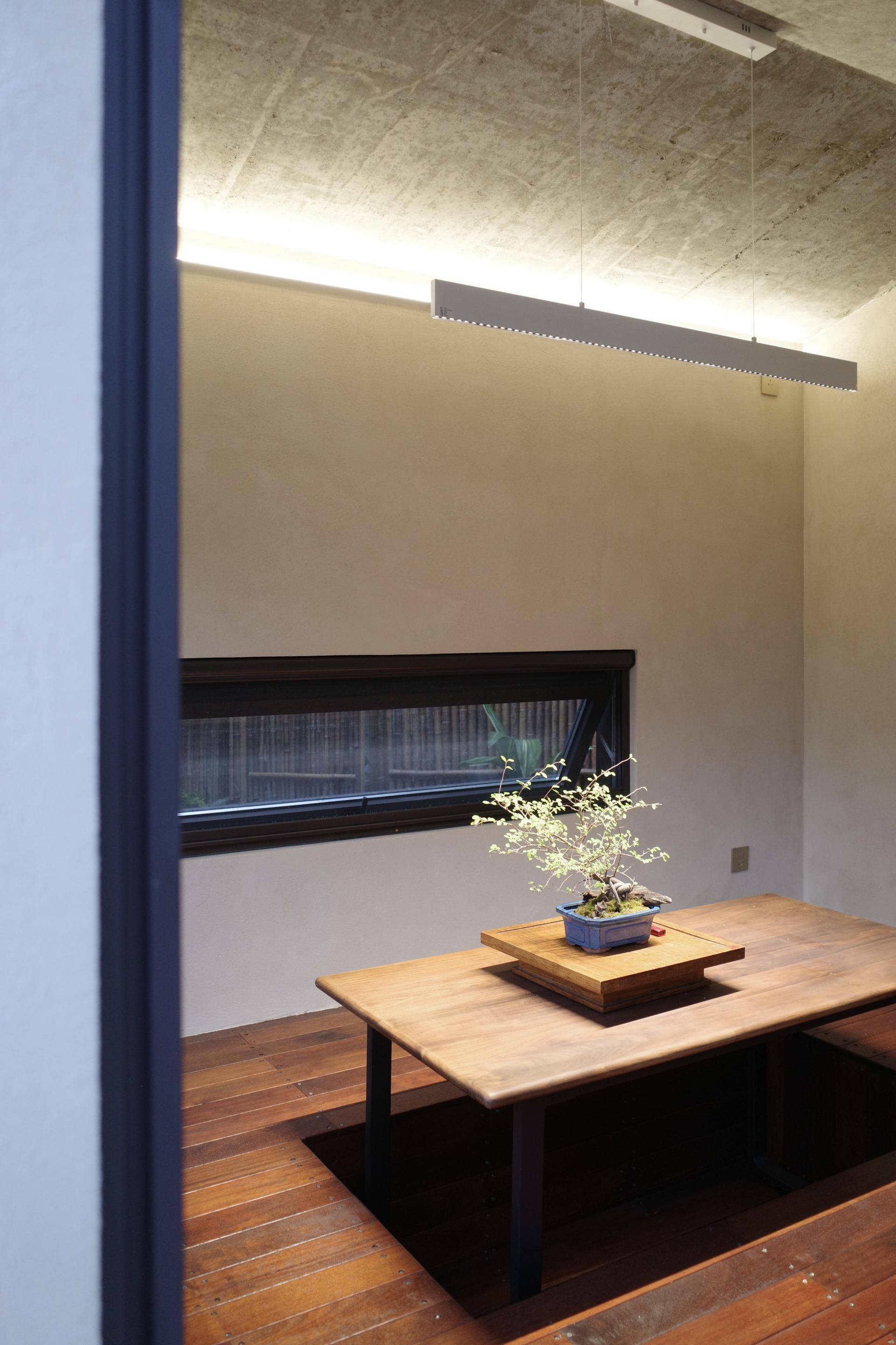 London Design Awards Winner - Six Pleasures-Courtyard That Can Be Explored and Resided In