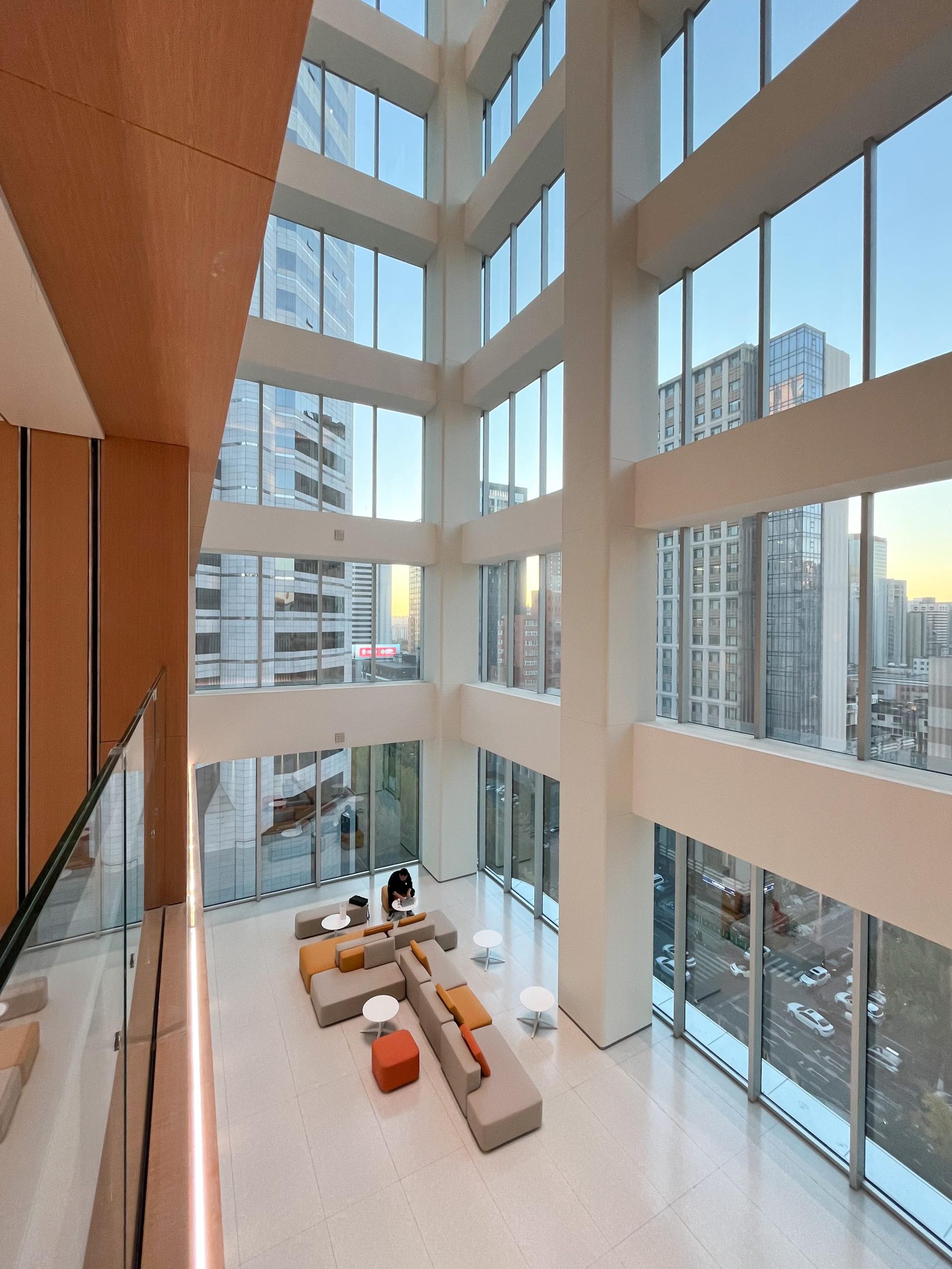 London Design Awards Winner - Liaoning Eyer Eye Hospital and Headquarters