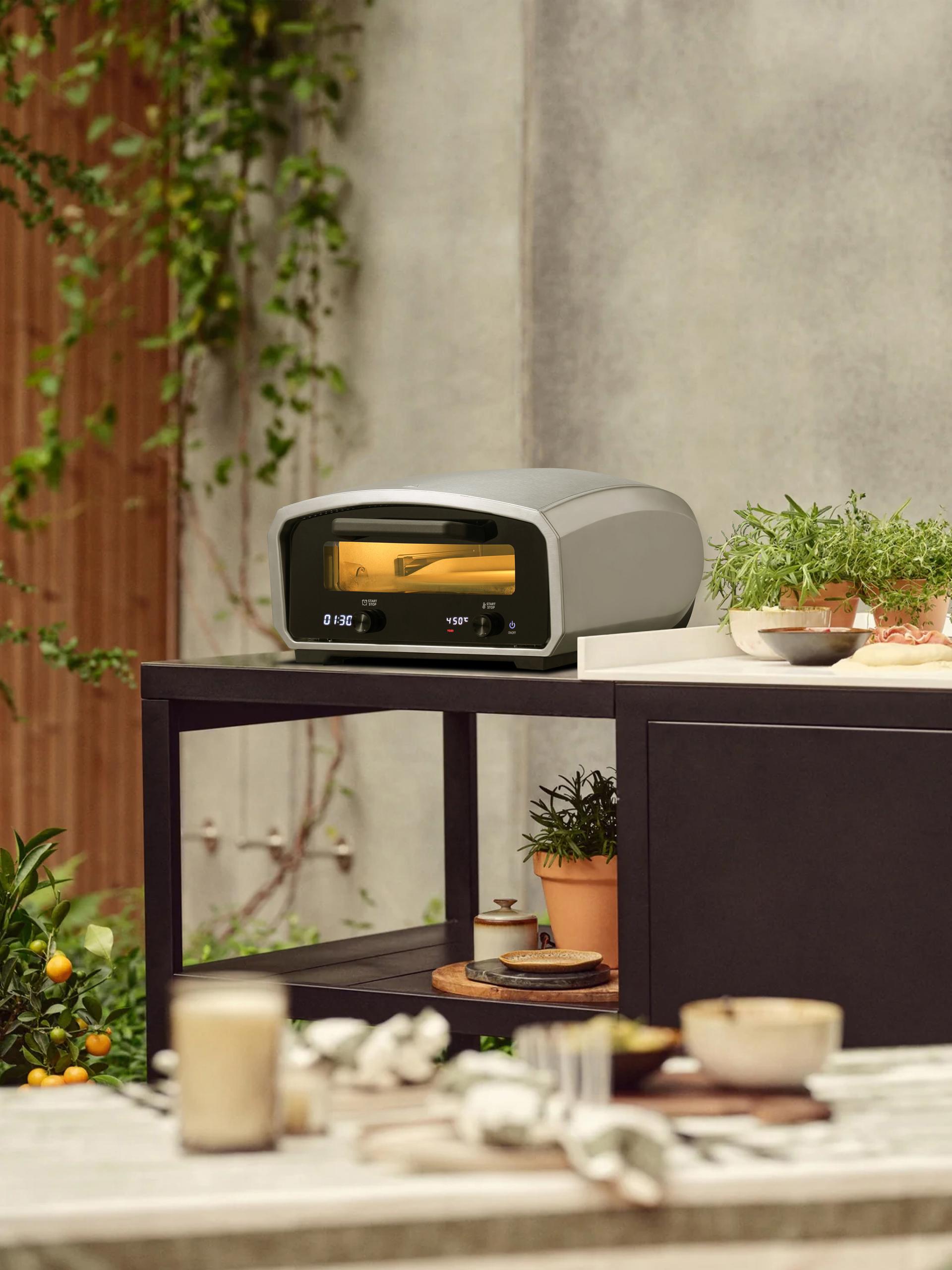 London Design Awards Winner - Outdoor and indoor pizza oven