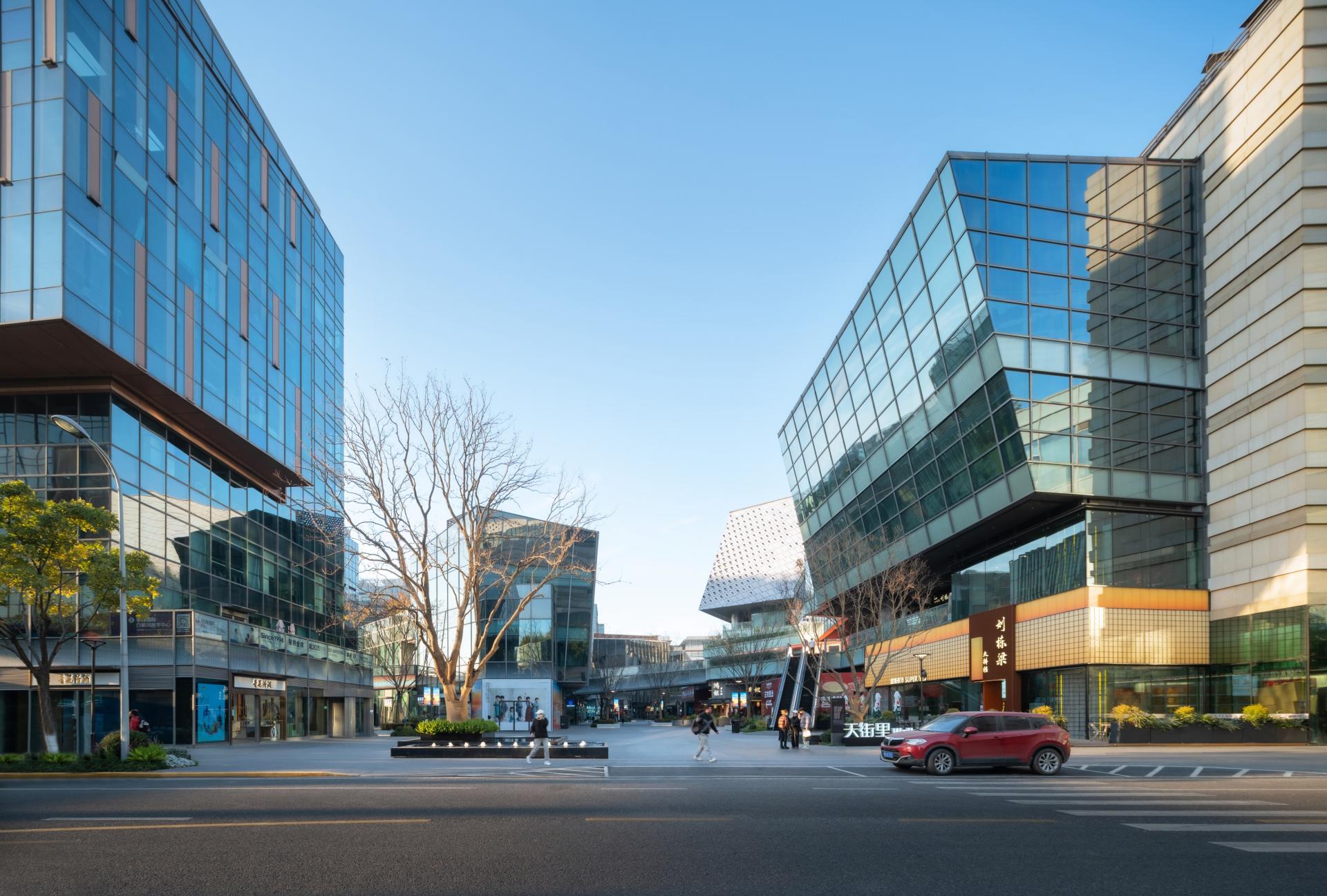 London Design Awards Winner - Longfor Hongqiao Walk In Project Landscape Renovation
