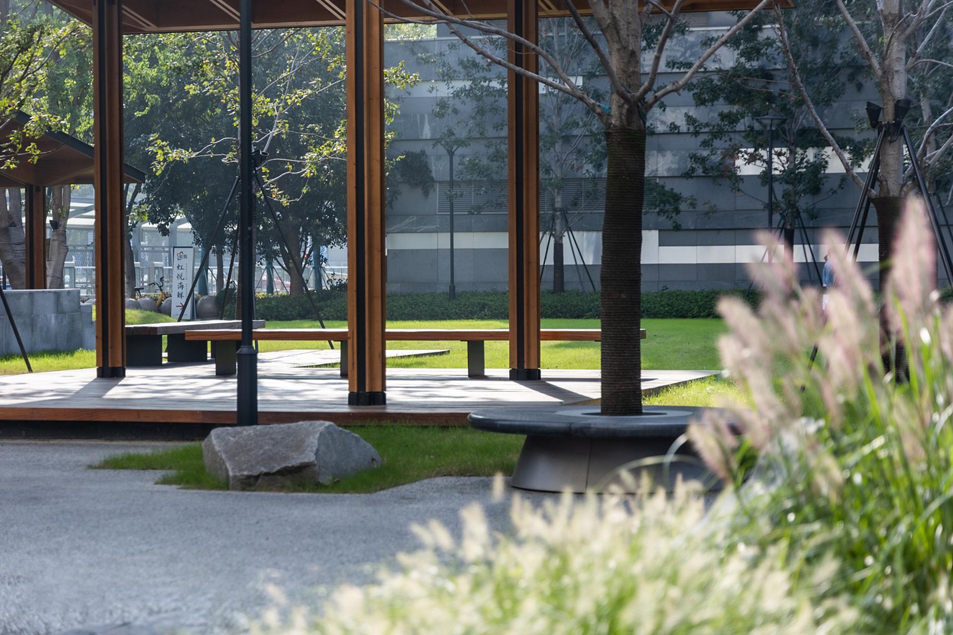London Design Awards Winner - Longfor Hongqiao Walk In Project Landscape Renovation