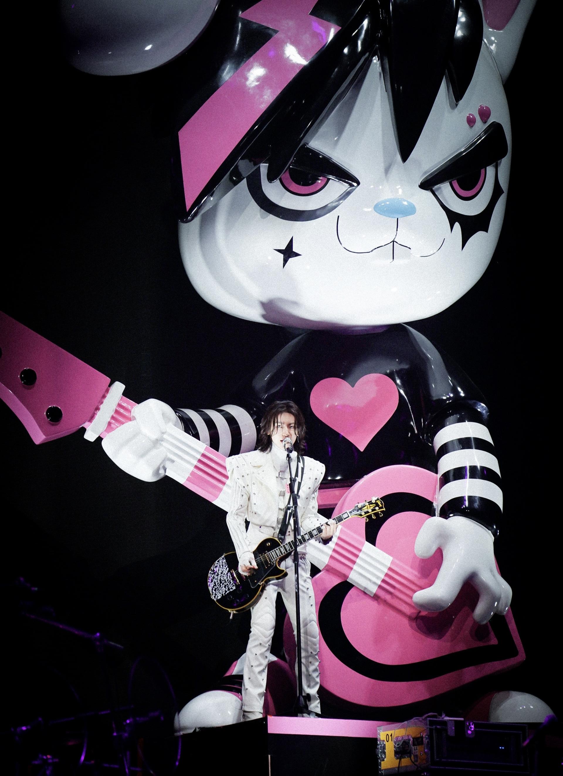 London Design Awards Winner - Lil Ghost·DEADLINE 2023 Concert Tour