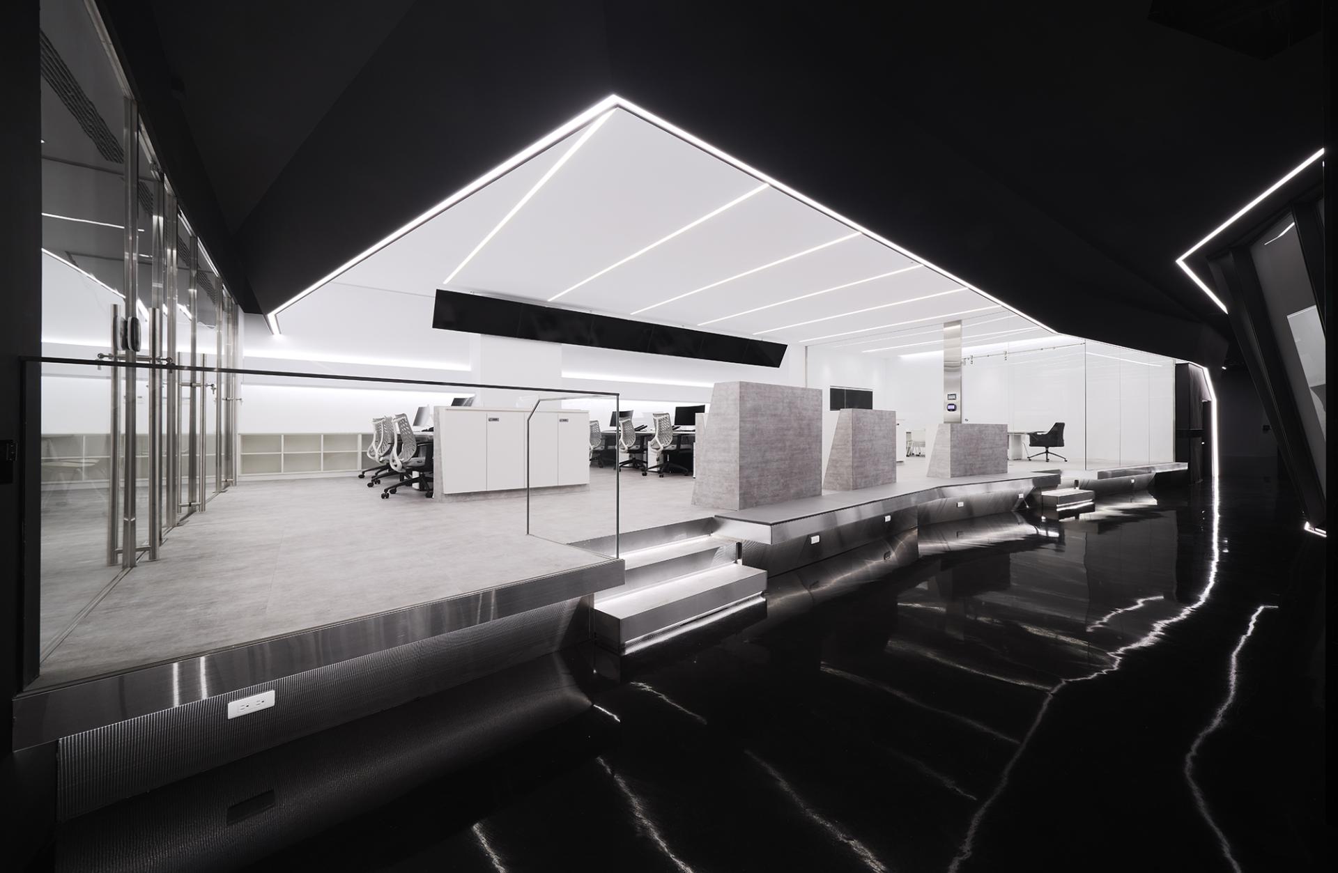 London Design Awards Winner - Illusion of Light