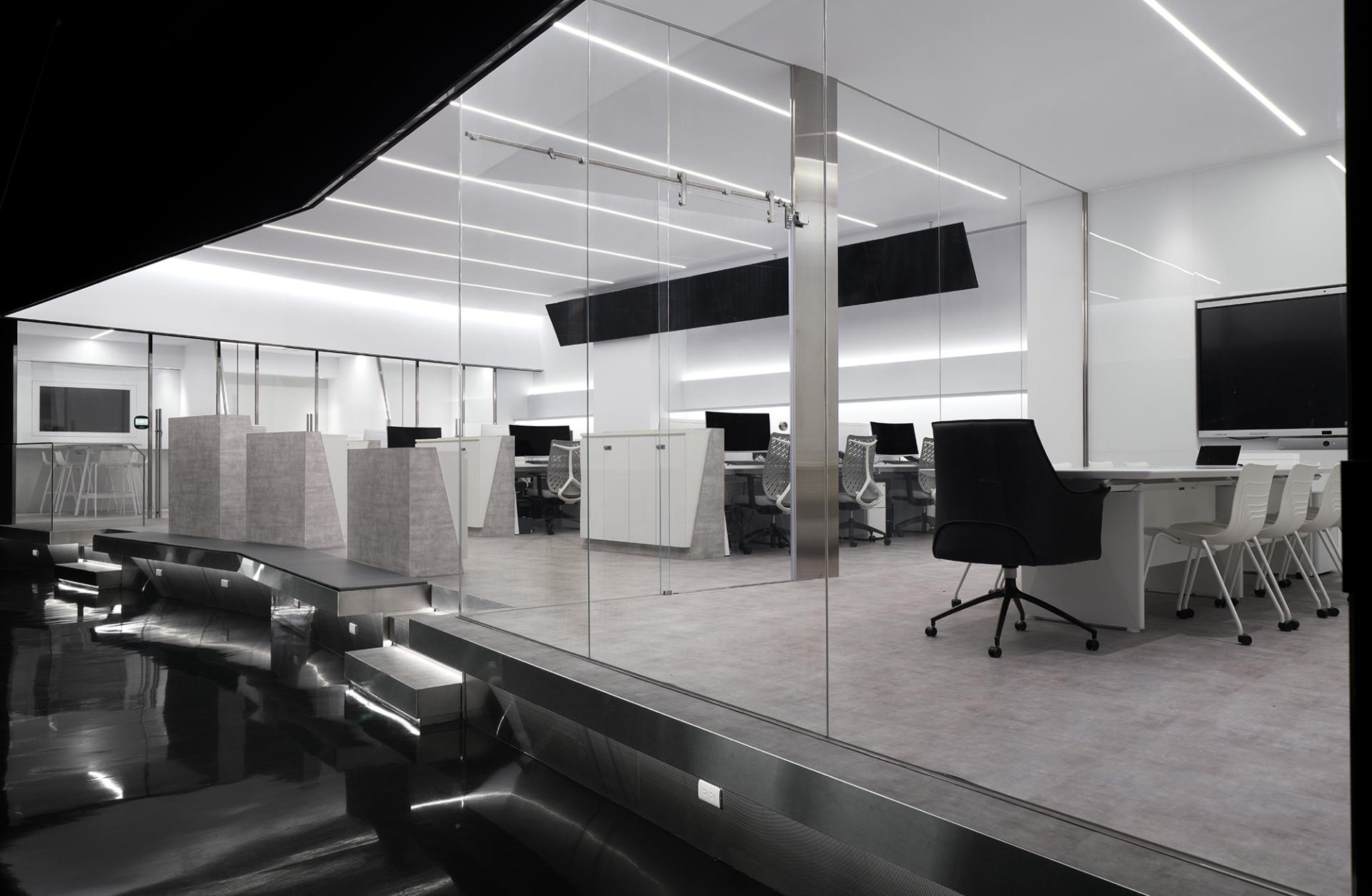 London Design Awards Winner - Illusion of Light