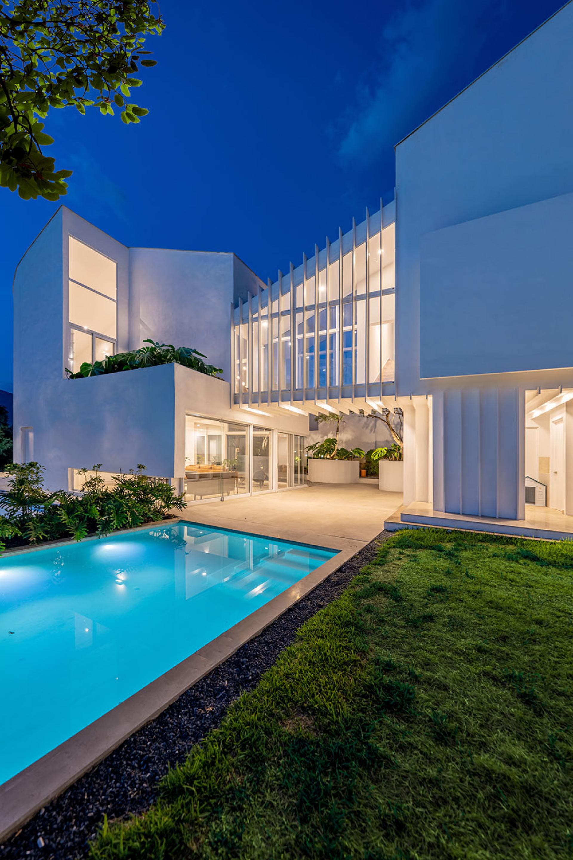 London Design Awards Winner - HOUSE 360