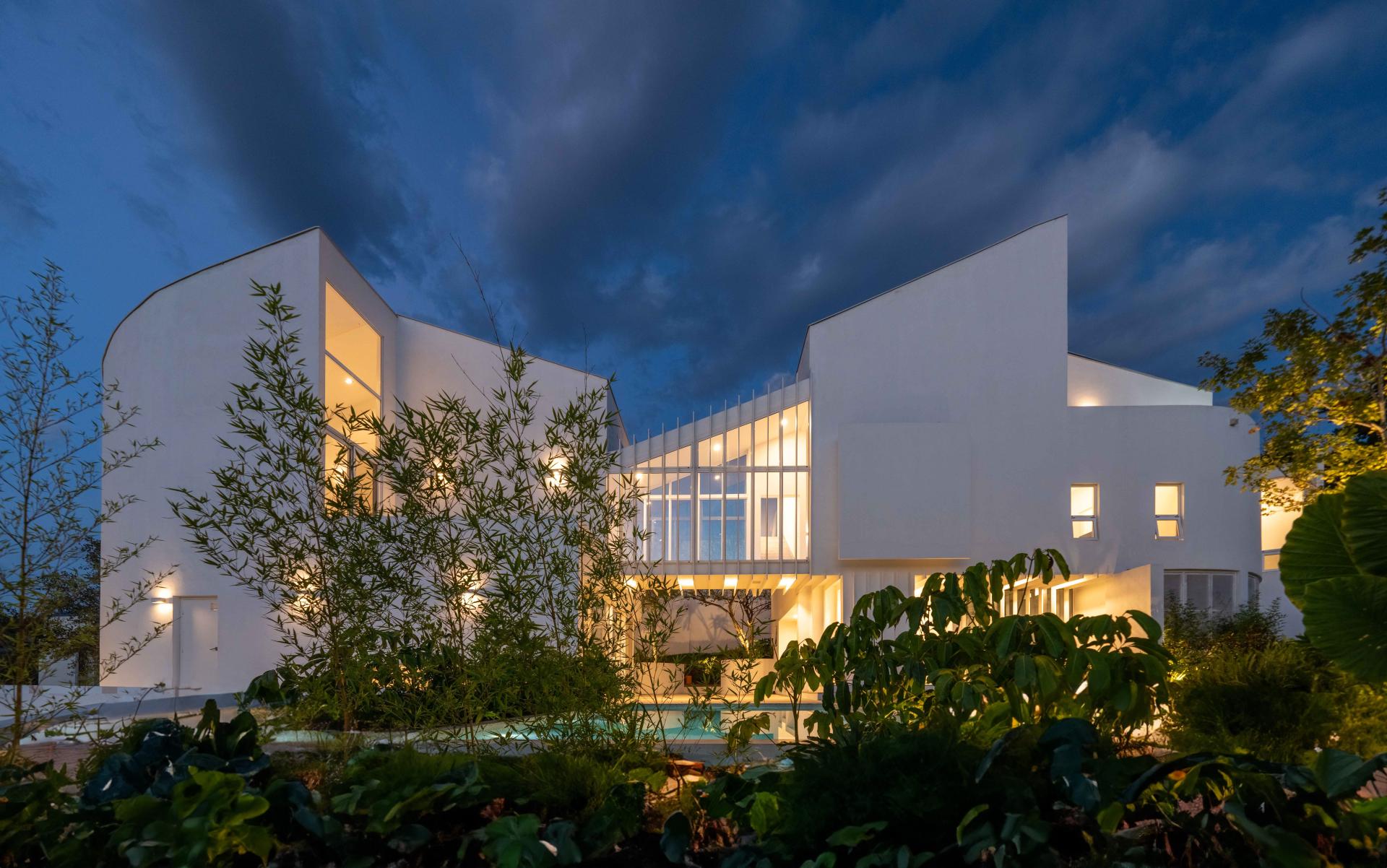 London Design Awards Winner - HOUSE 360