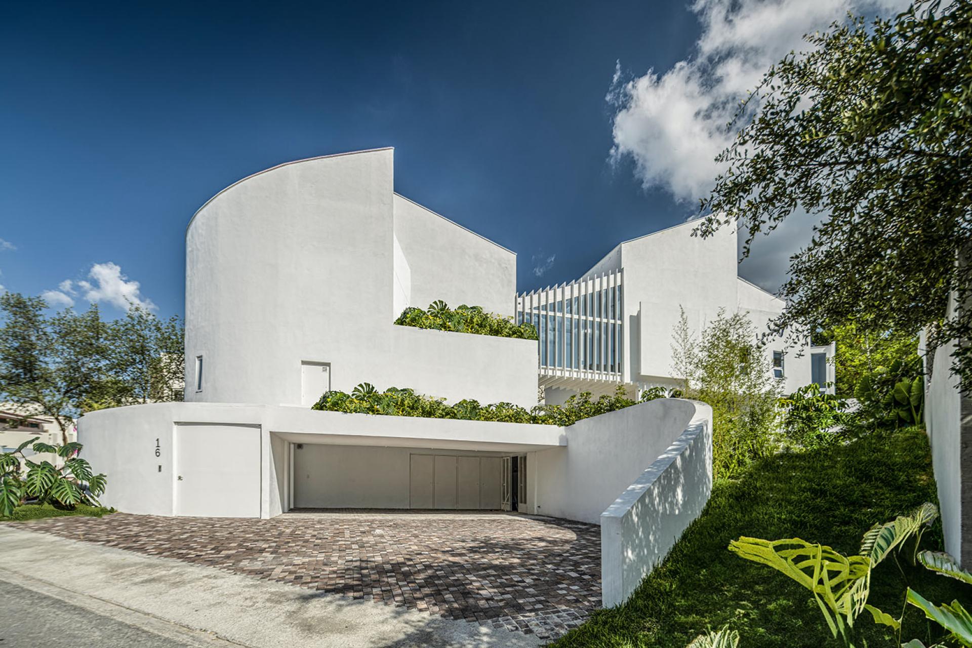 London Design Awards Winner - HOUSE 360