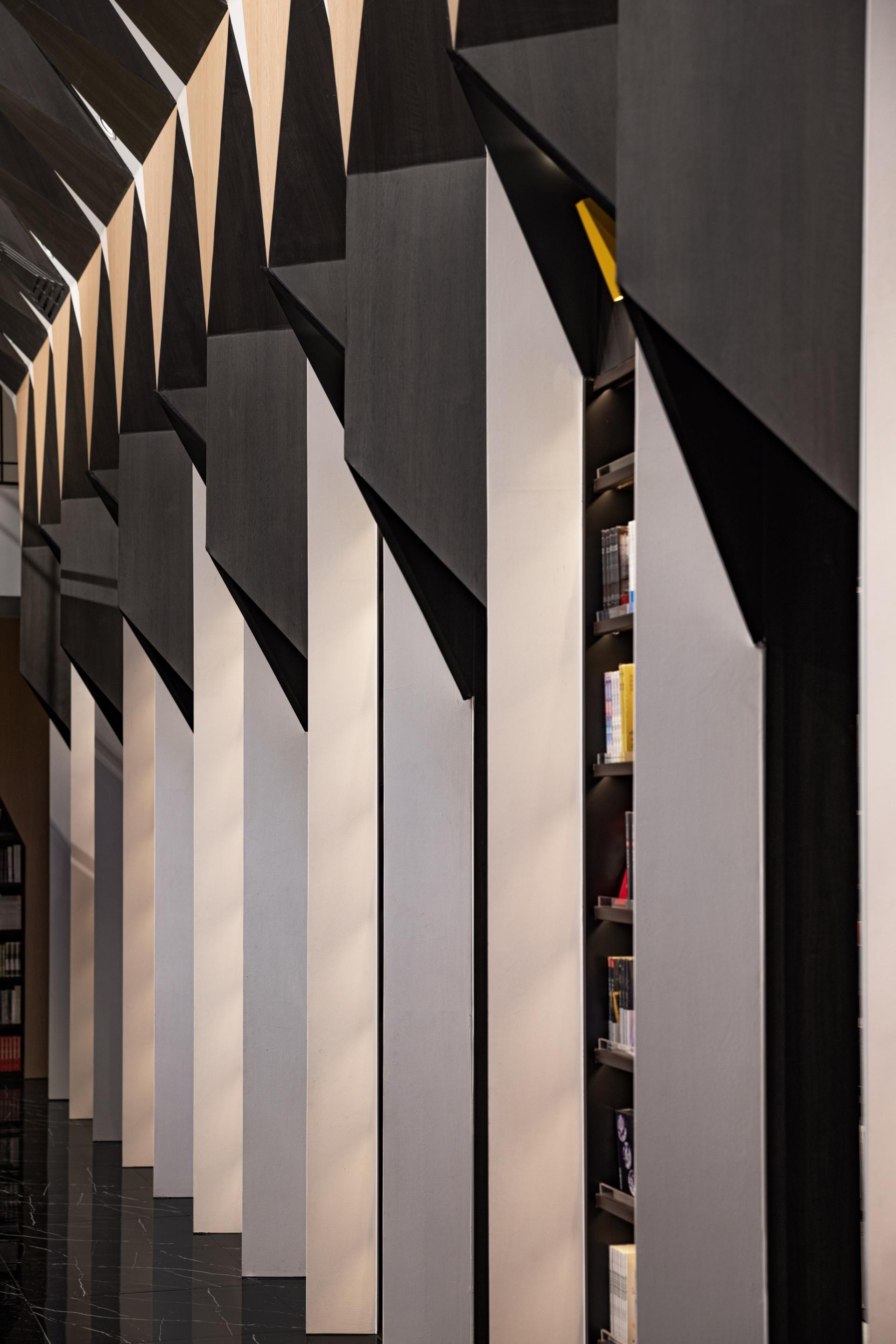 London Design Awards Winner - TianShangCunQian Zhongshuge bookstore, WuXi