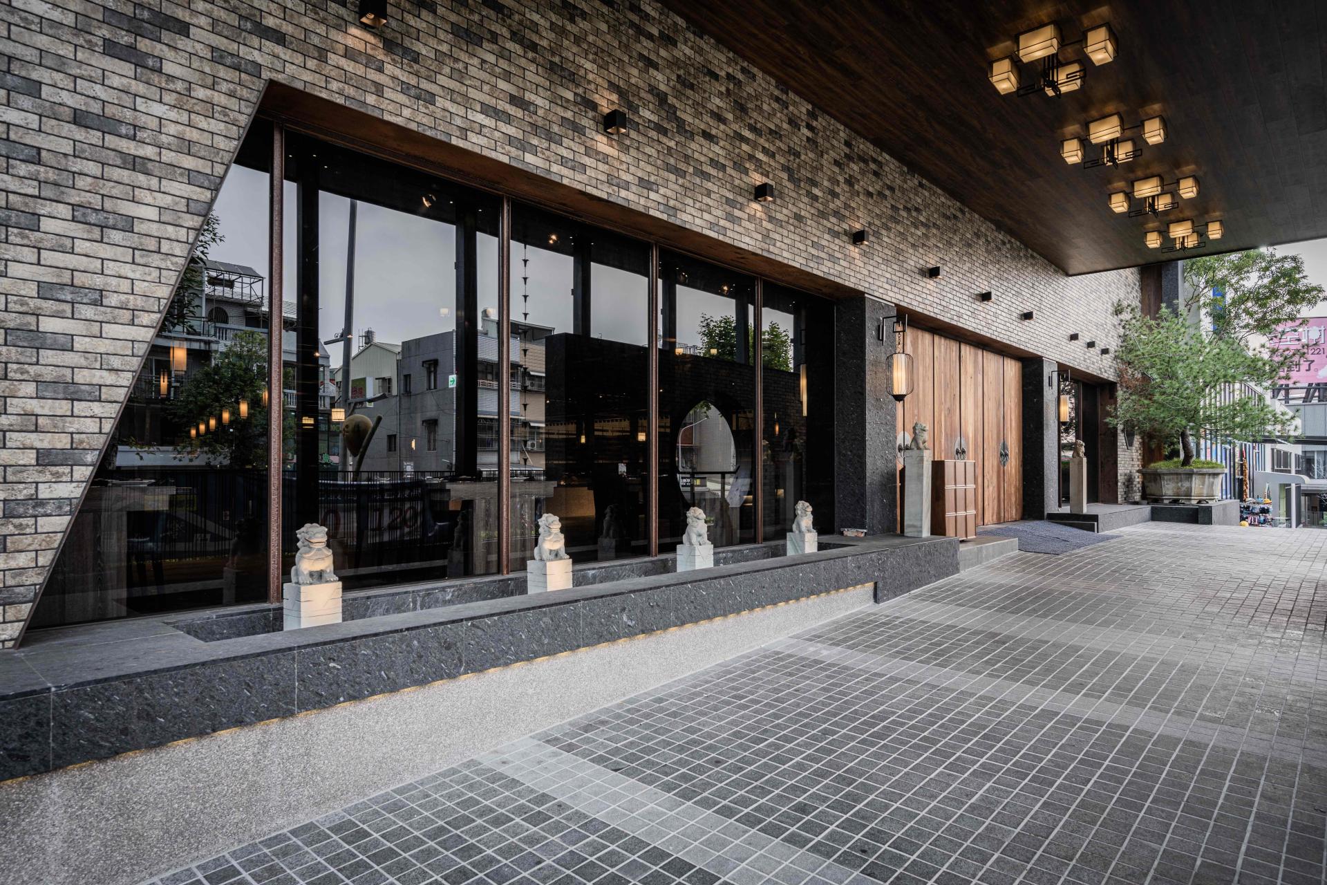 London Design Awards Winner - The Magnificent Ten Miles