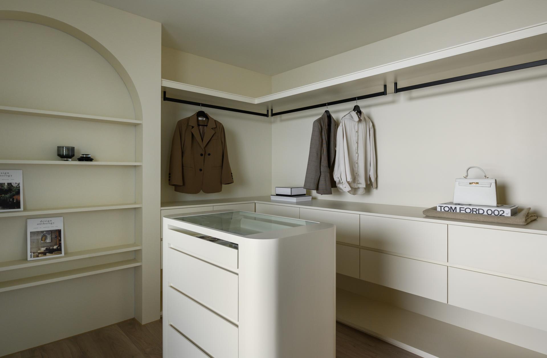 London Design Awards Winner - Perpetual Revel