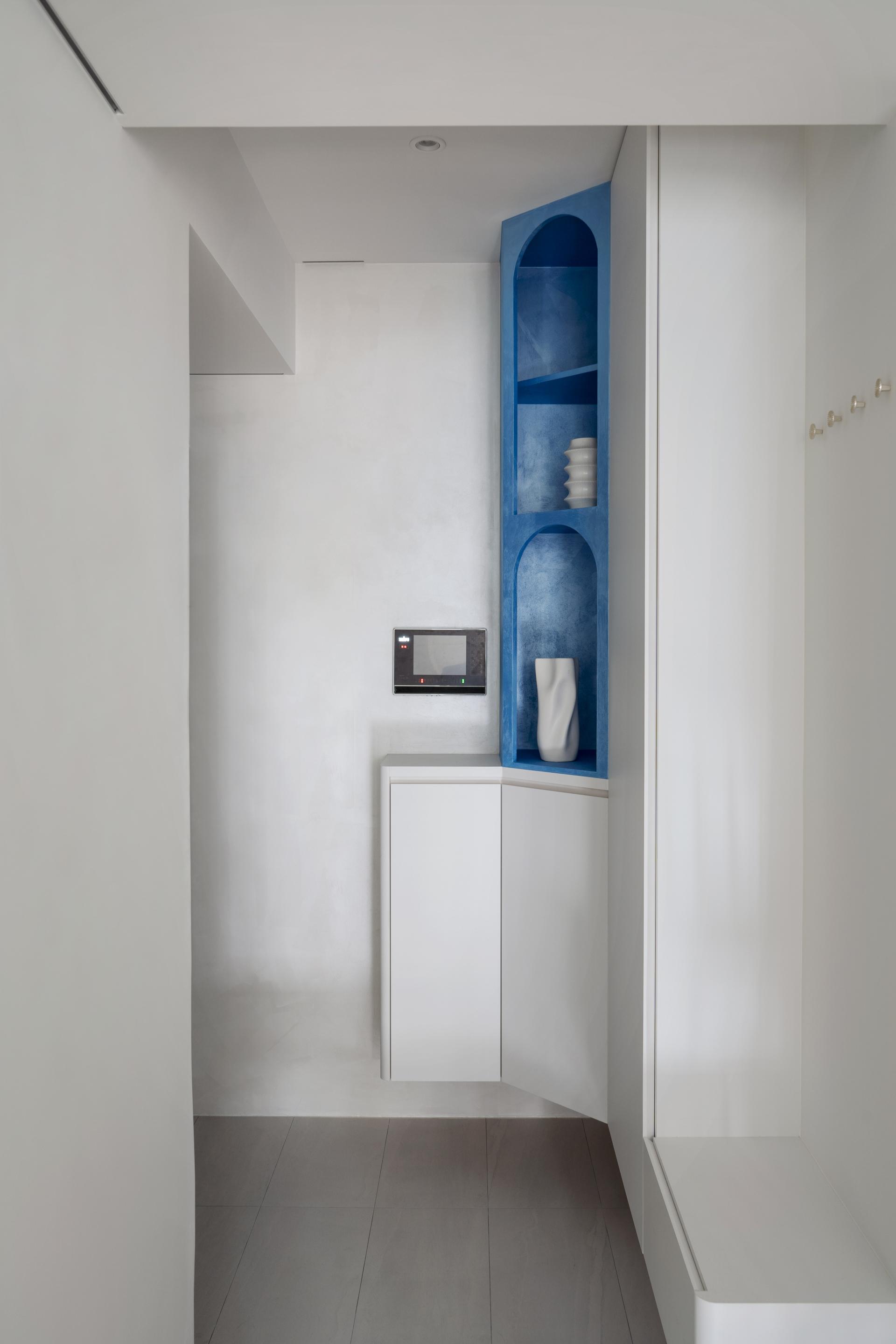 London Design Awards Winner - A Realm of Purity: The Symphony of Modern Elegance and Tranquility