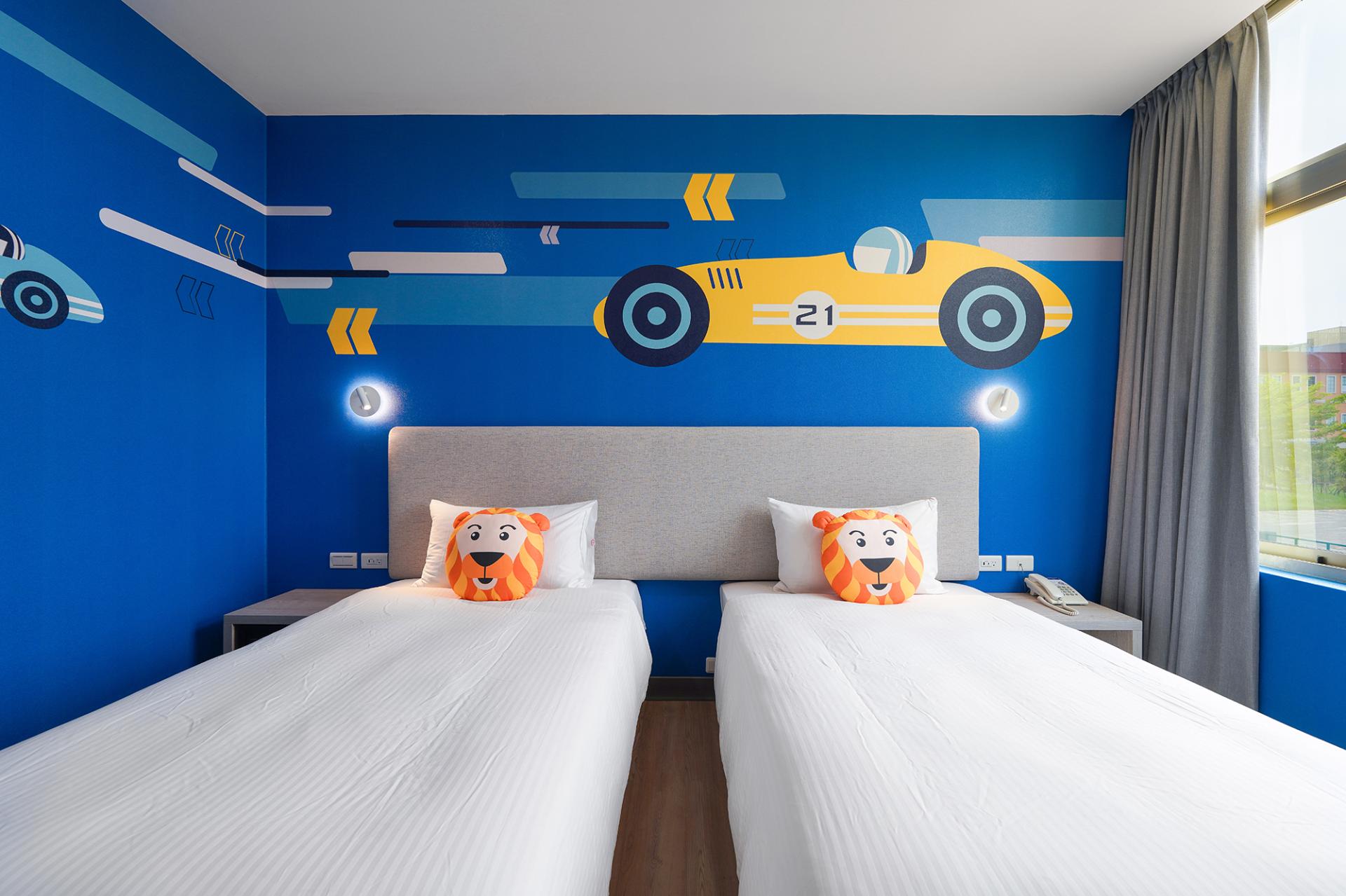 London Design Awards Winner - Wings of Infinity