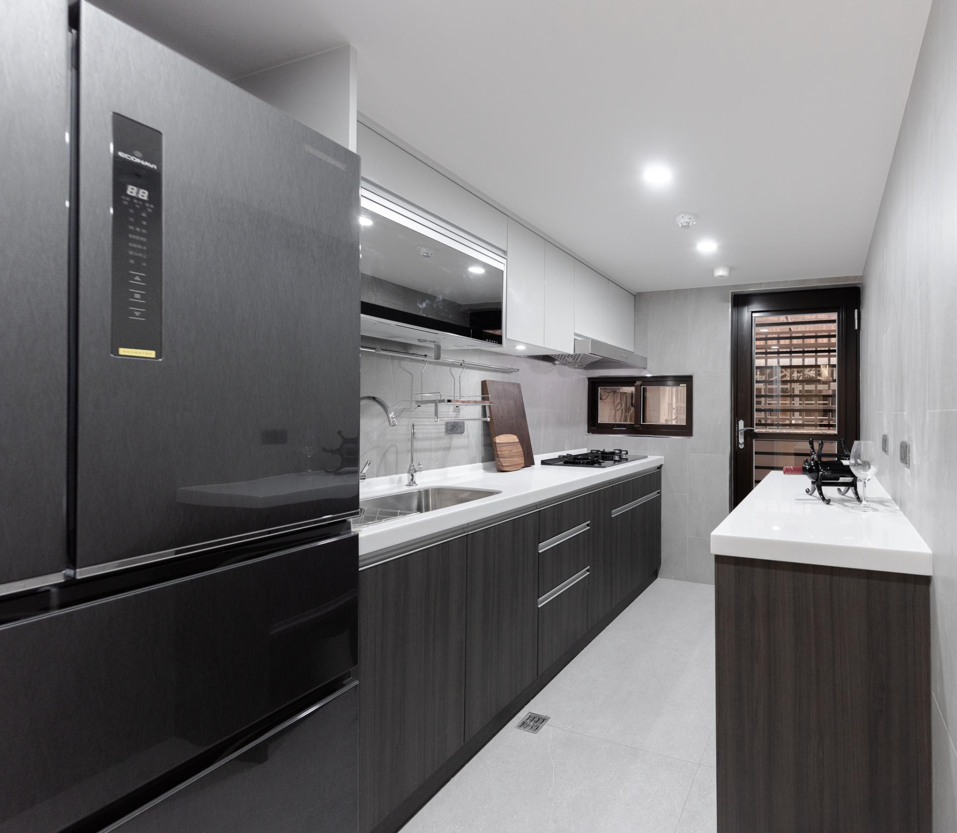 London Design Awards Winner - The Art of Life's Blank Spaces: A Serene Interplay of Light