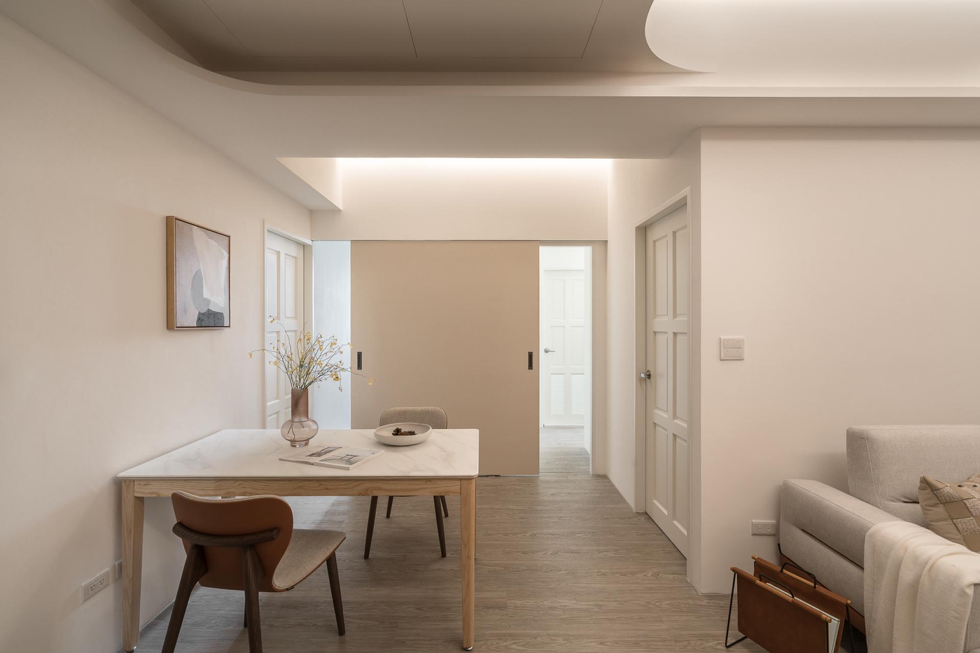 London Design Awards Winner - Infinite Radiance Echoes