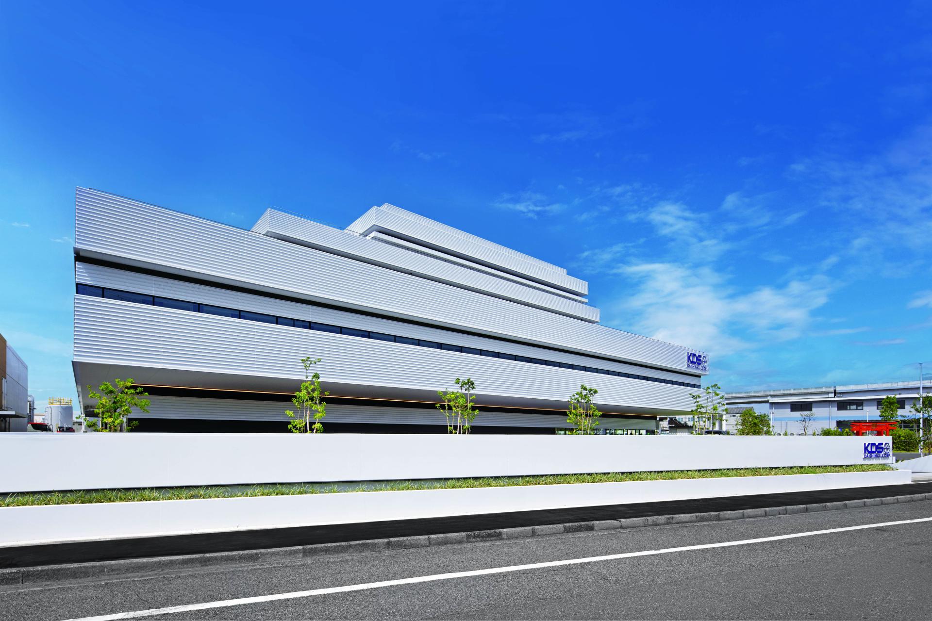 London Design Awards Winner - DAISHINKU CORP. HEADQUARTERS AND PLANT