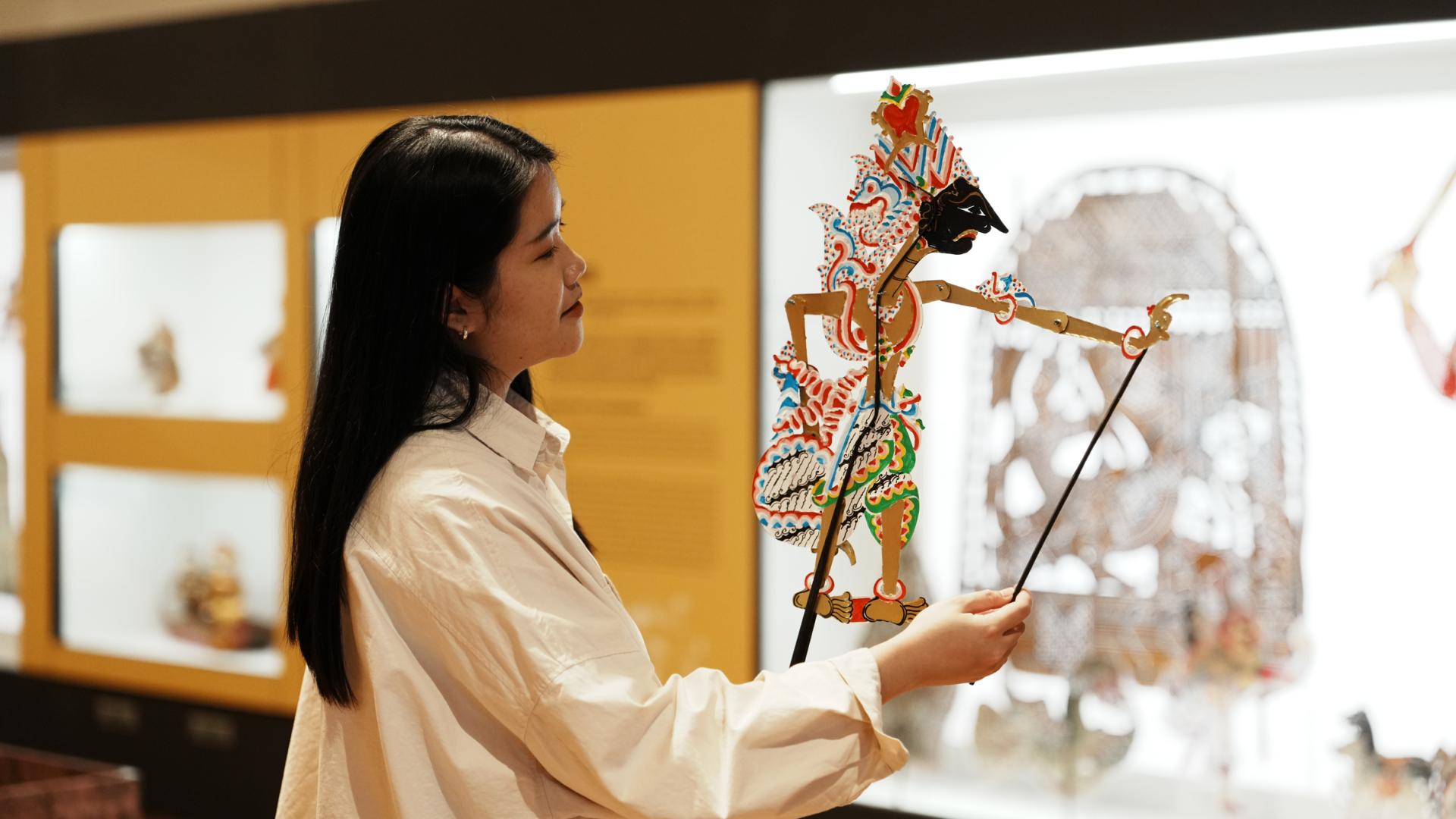 London Design Awards Winner - Puppets: Expressions of Cultures