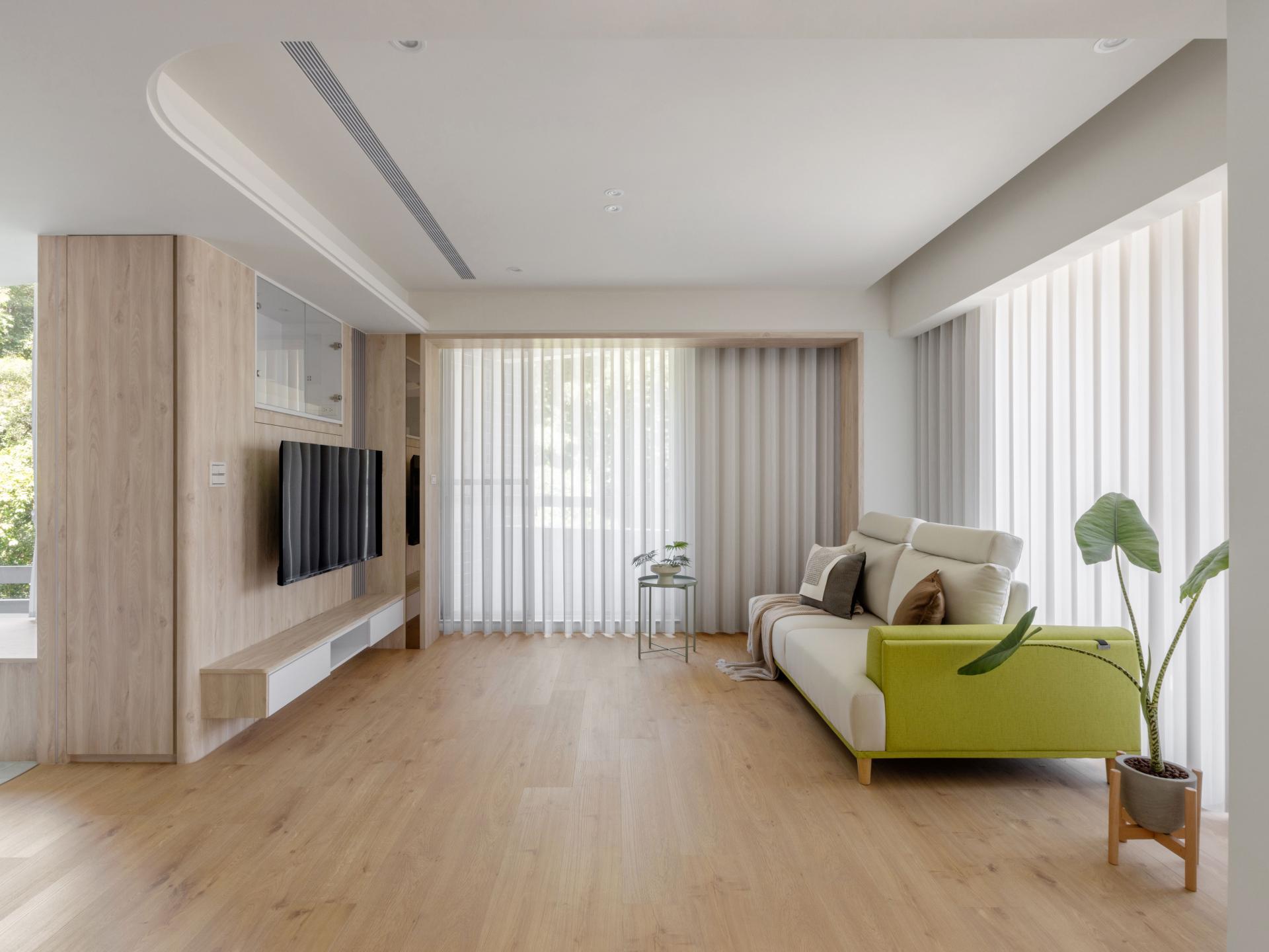 London Design Awards Winner - Breezy Embrace