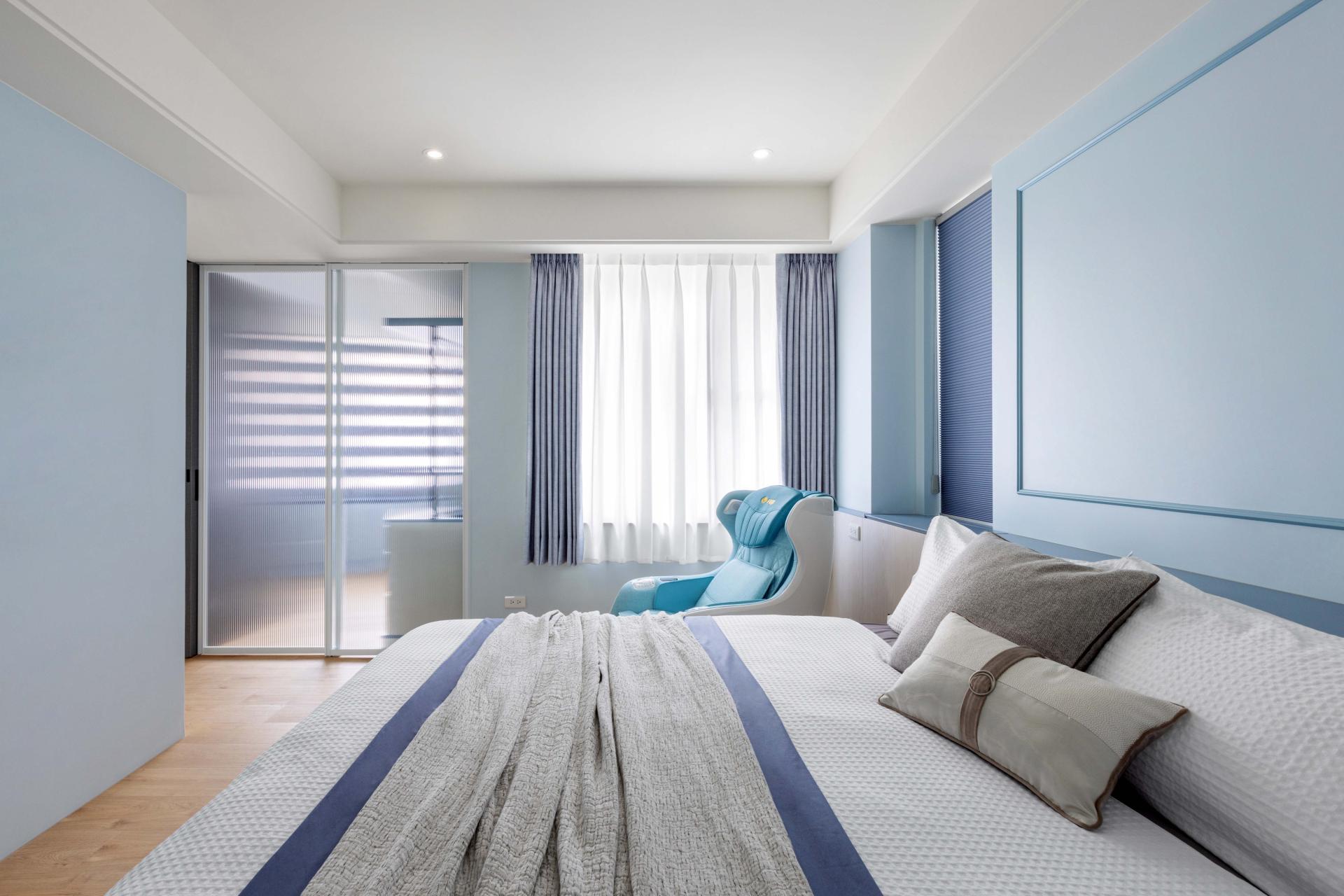 London Design Awards Winner - Breezy Embrace