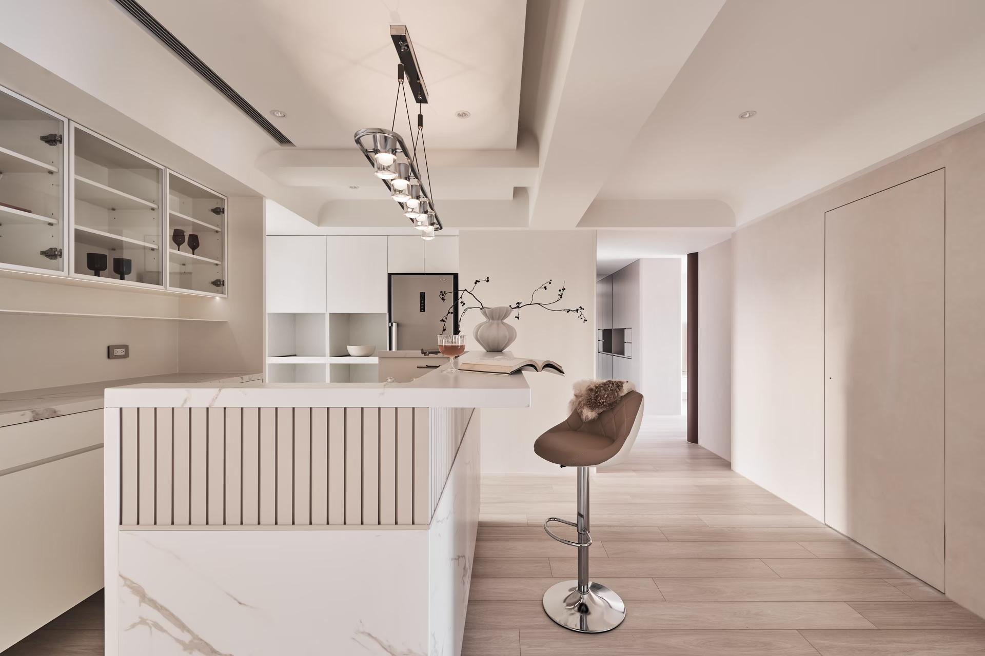 London Design Awards Winner - Vin Rouge
