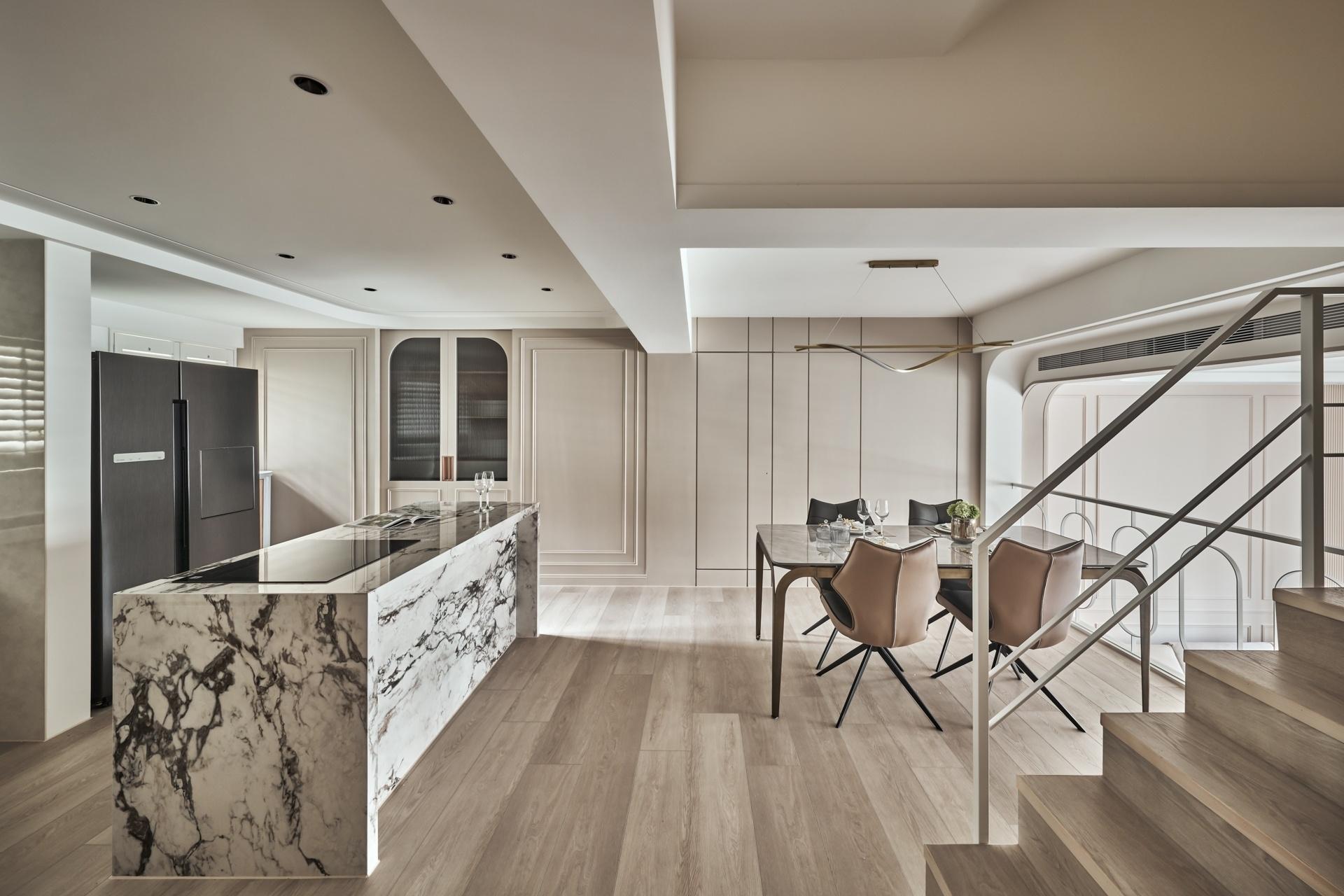 London Design Awards Winner - Graceful Curves in Harmony