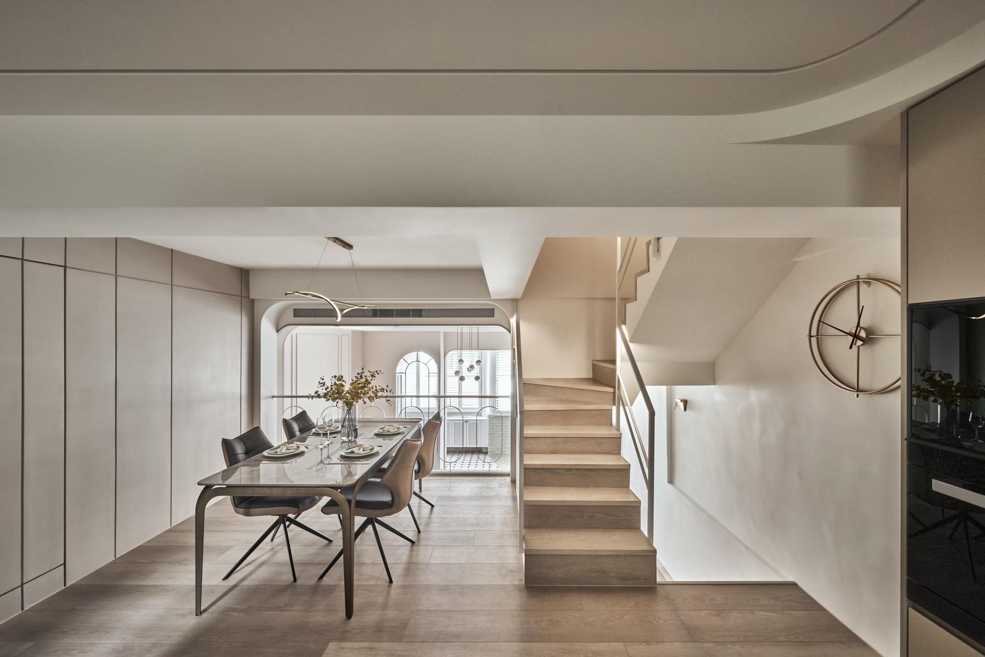 London Design Awards Winner - Graceful Curves in Harmony