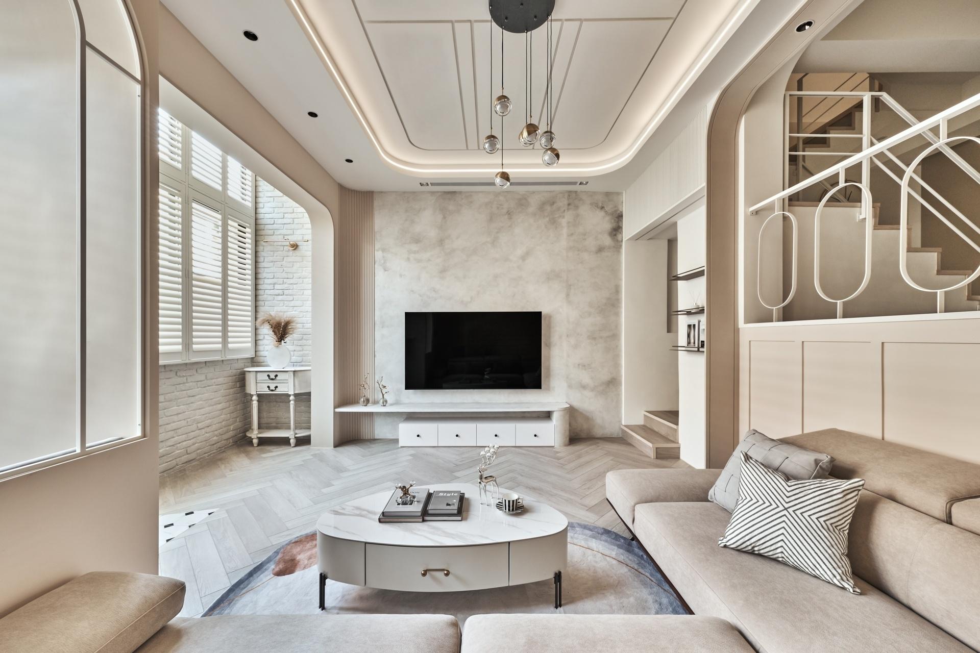 London Design Awards Winner - Graceful Curves in Harmony