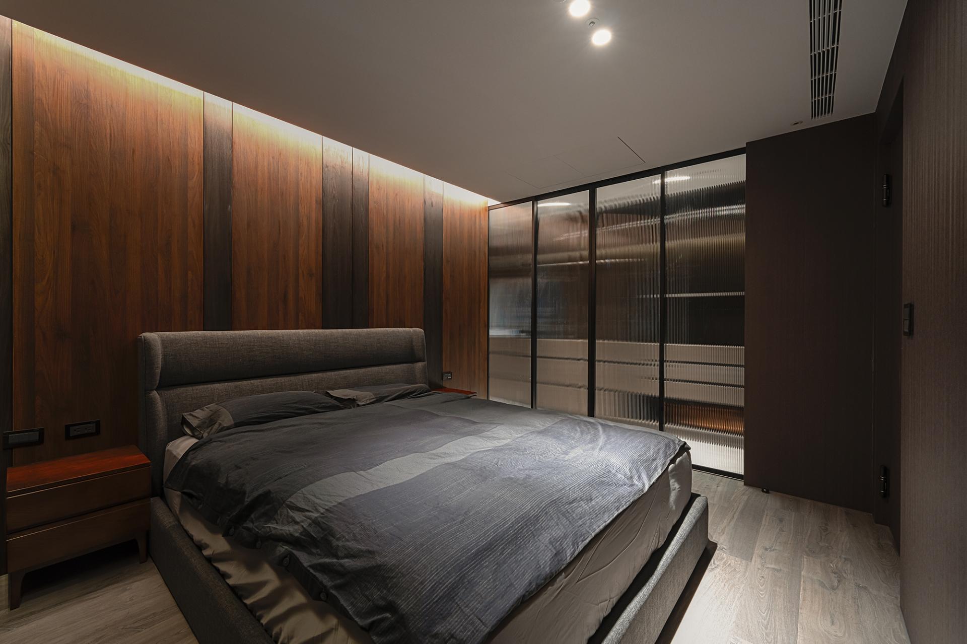 London Design Awards Winner - Essence & Elegance