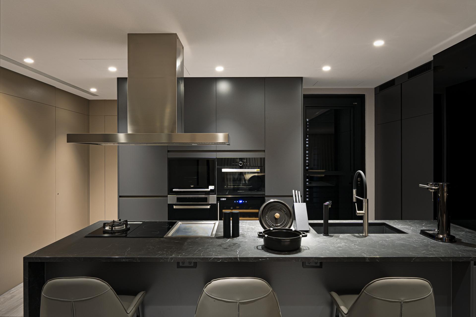 London Design Awards Winner - Essence & Elegance