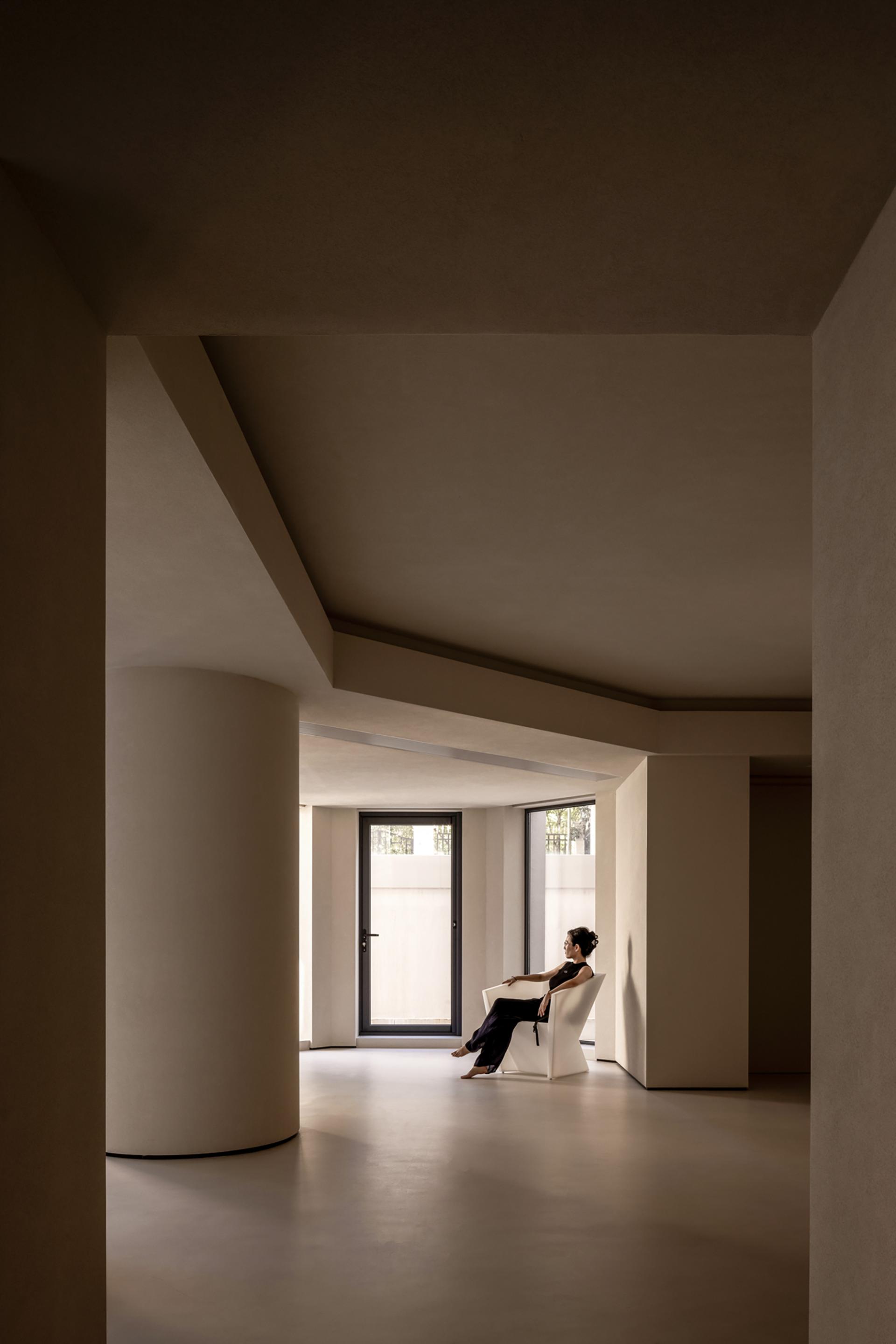 London Design Awards Winner - The Elegance from the Hollow Valley