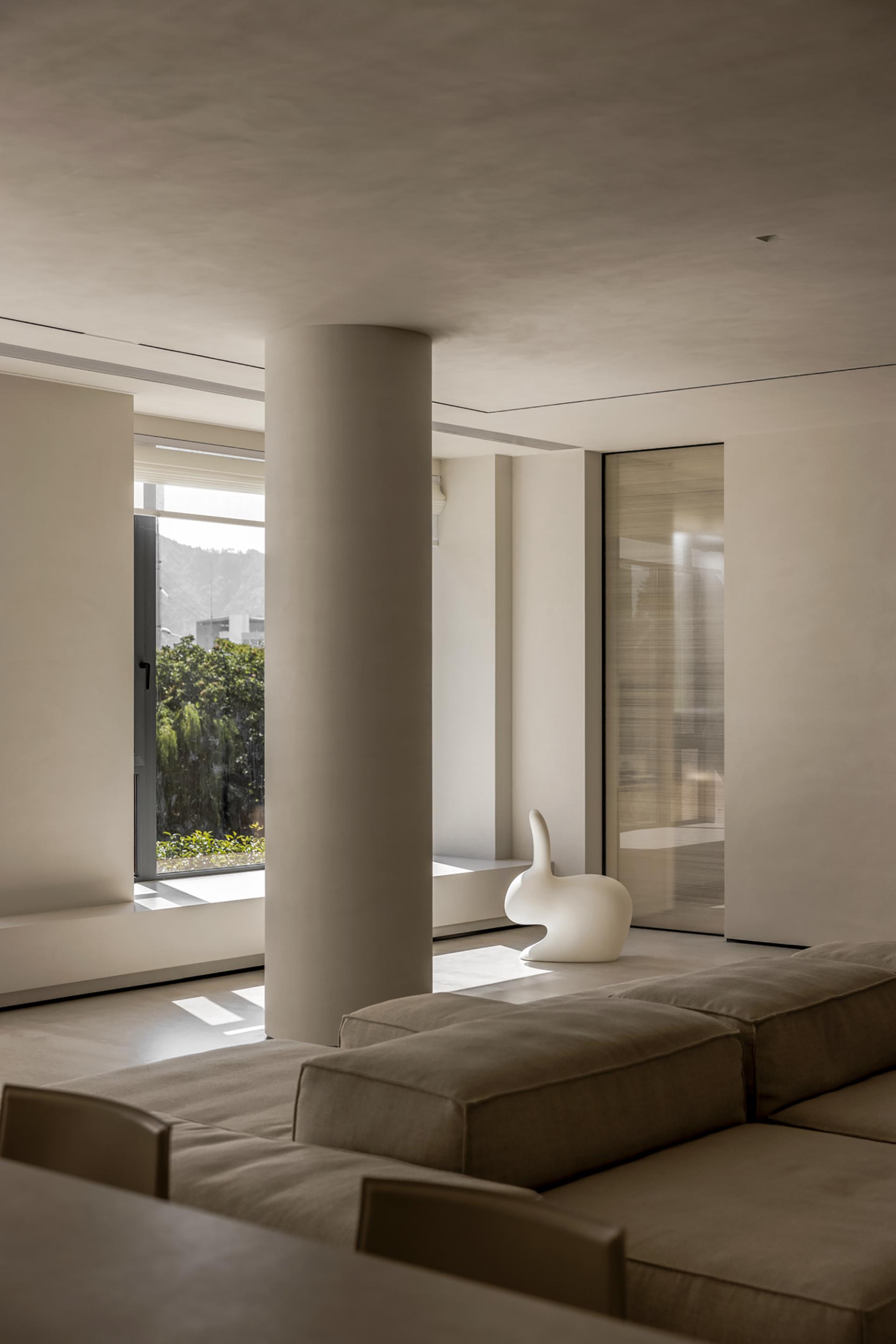 London Design Awards Winner - The Elegance from the Hollow Valley