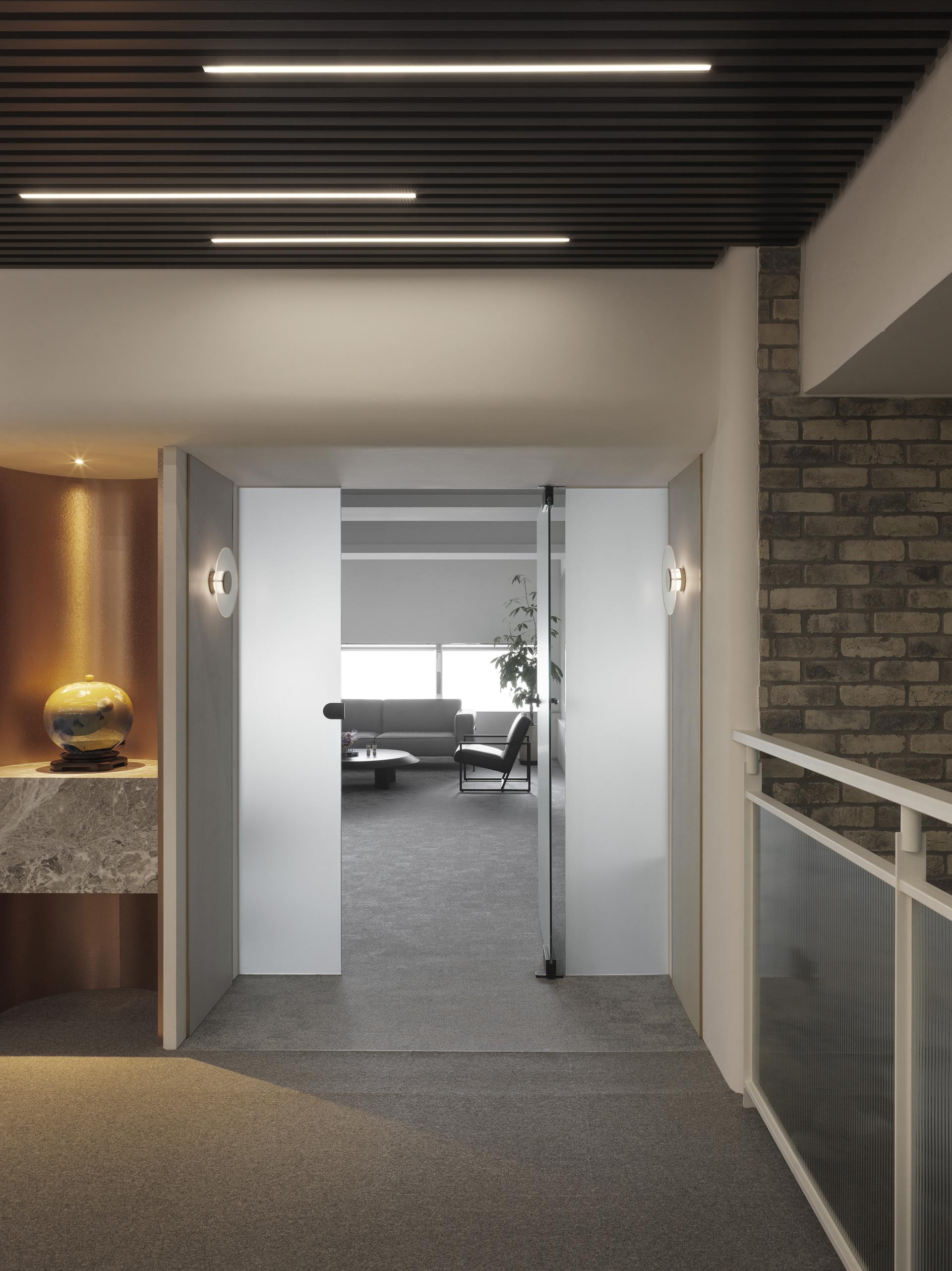 London Design Awards Winner - Pure Aura Resonates with Simplicity
