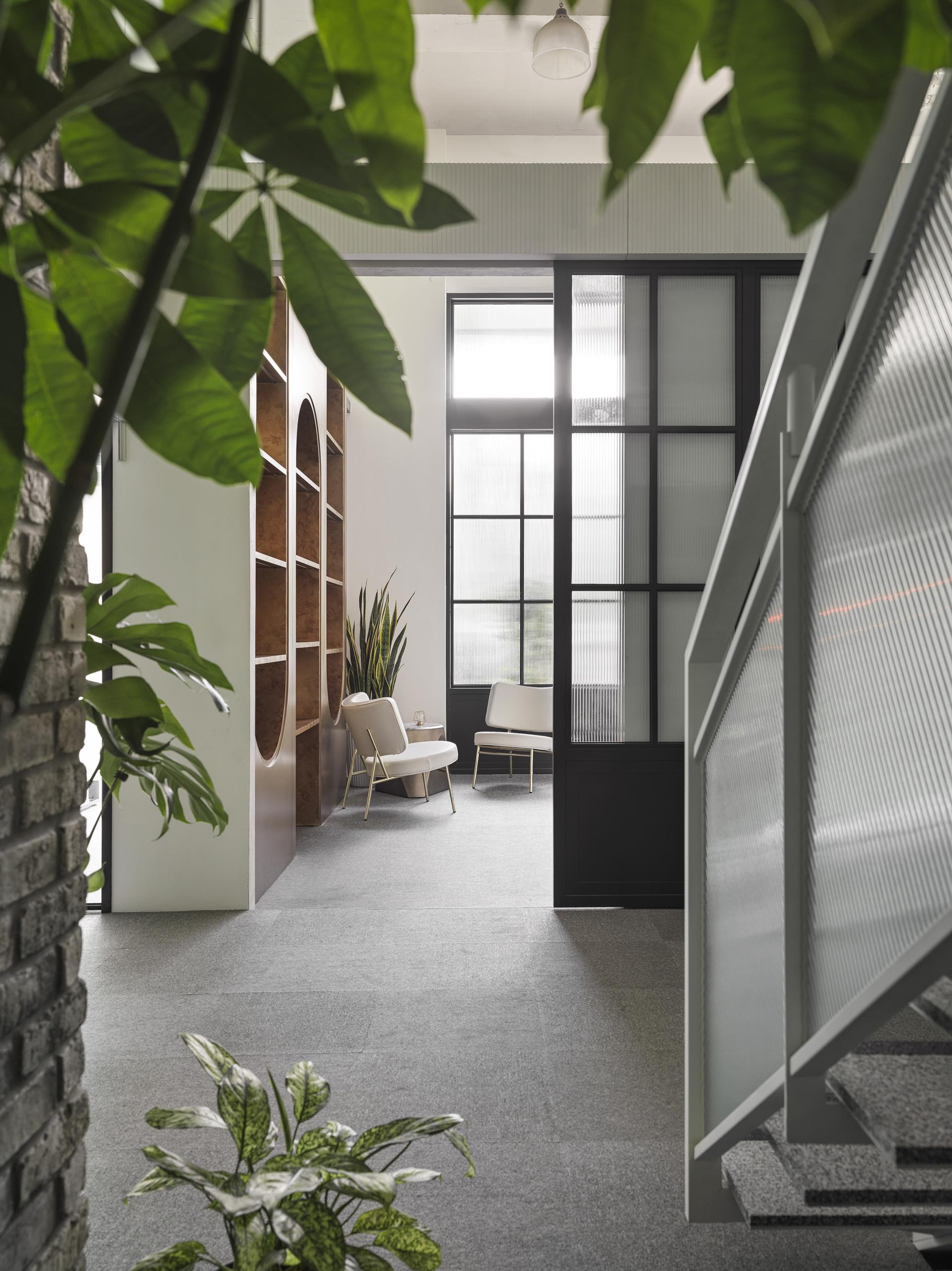 London Design Awards Winner - Pure Aura Resonates with Simplicity