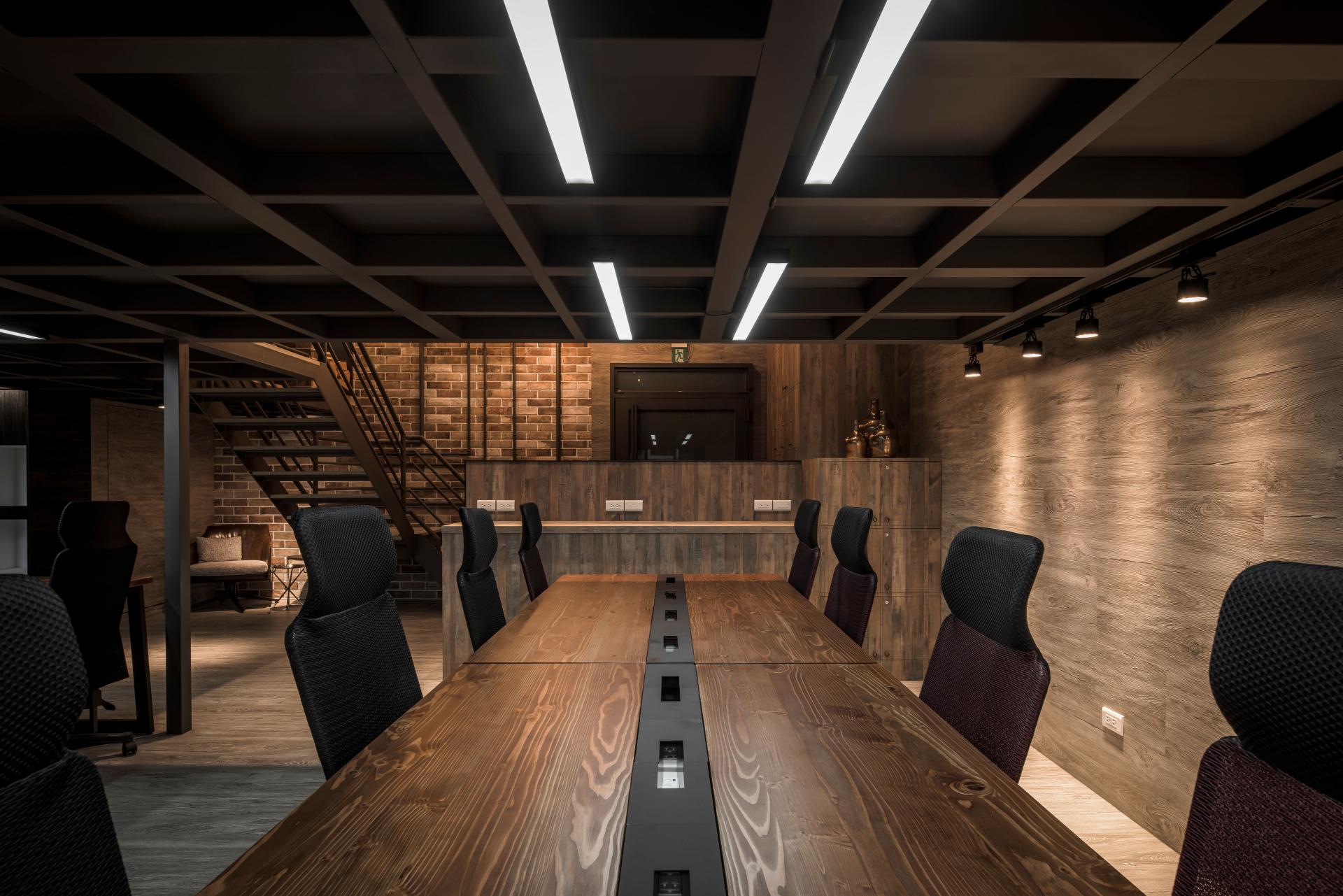 London Design Awards Winner - TRUE.
