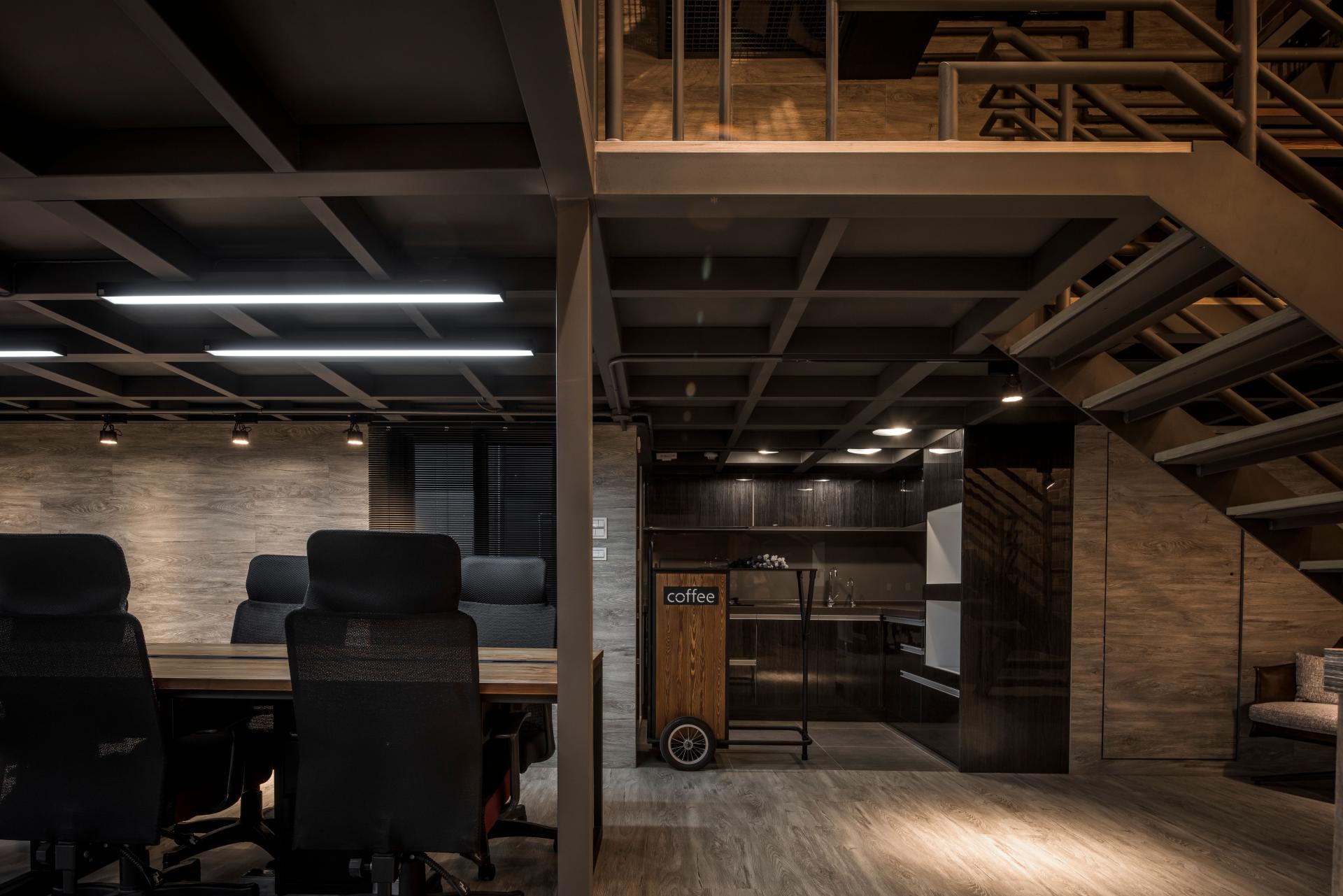 London Design Awards Winner - TRUE.