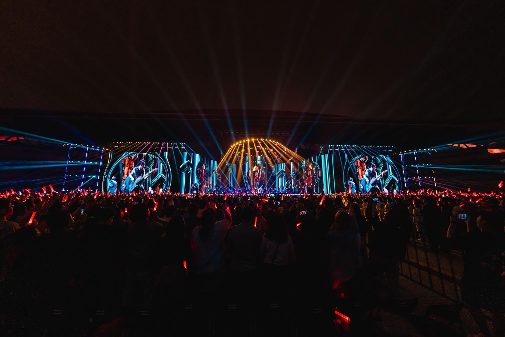 London Design Awards Winner - ASMR Max World Tour