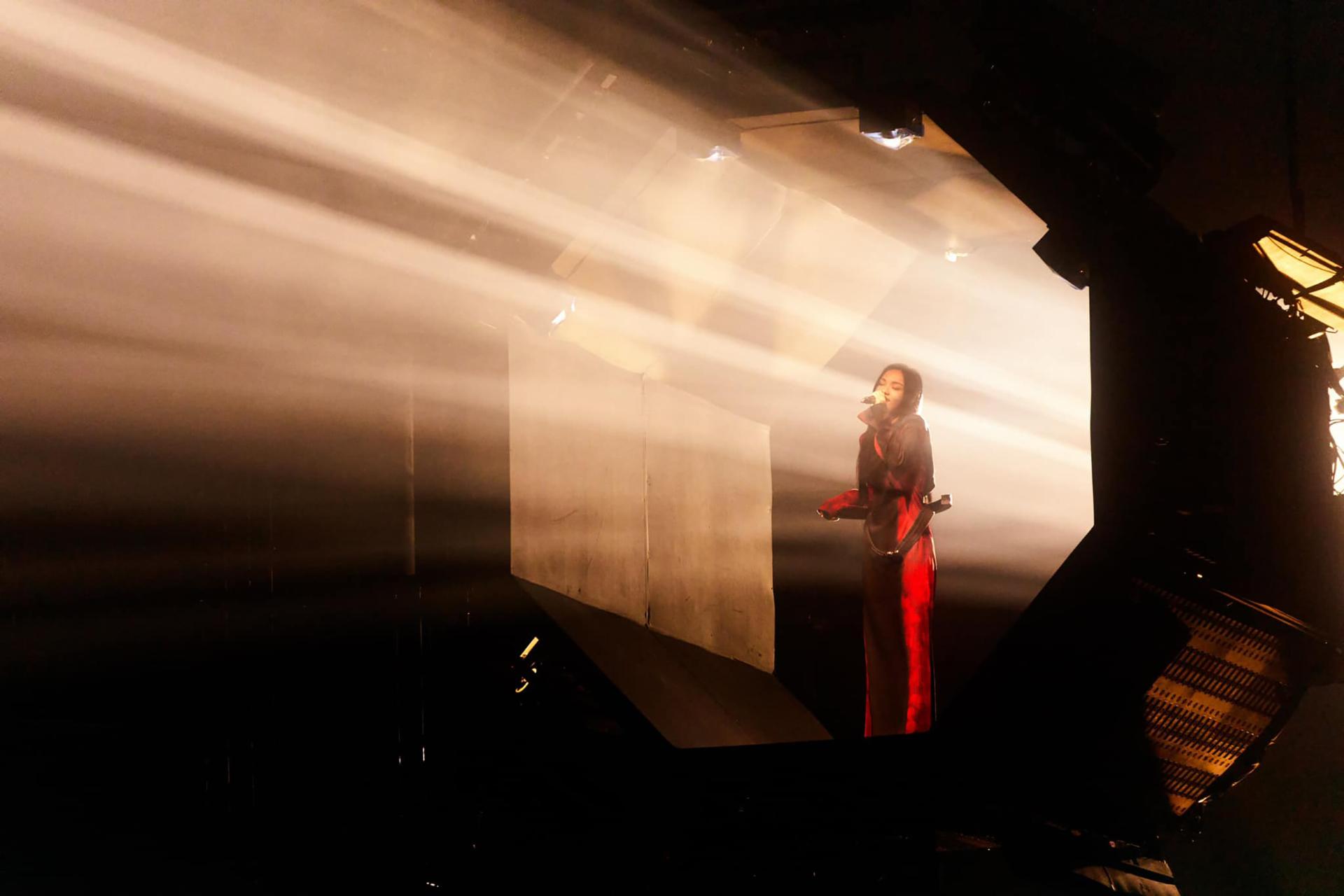 London Design Awards Winner - Lala Hsu's Sometimes, Less is More Concert Tour