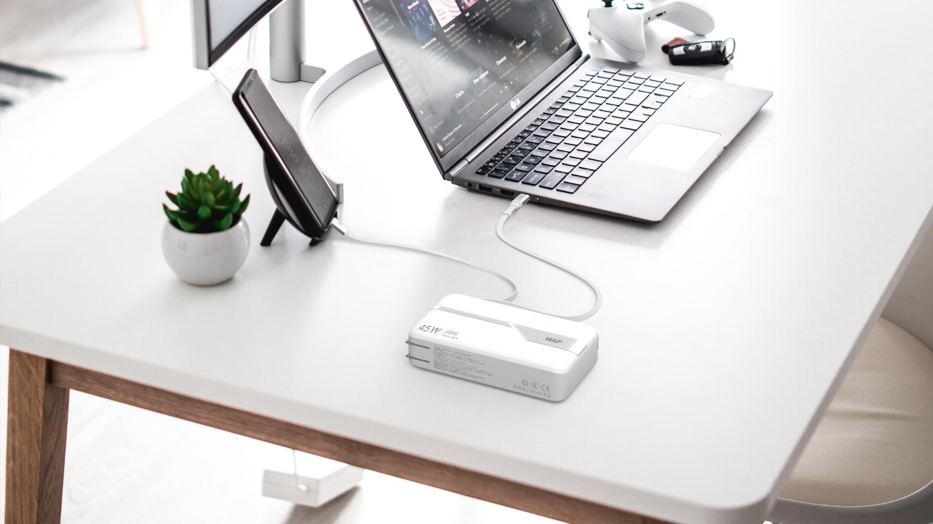 London Design Awards Winner - Power Bank with Retractable Cable