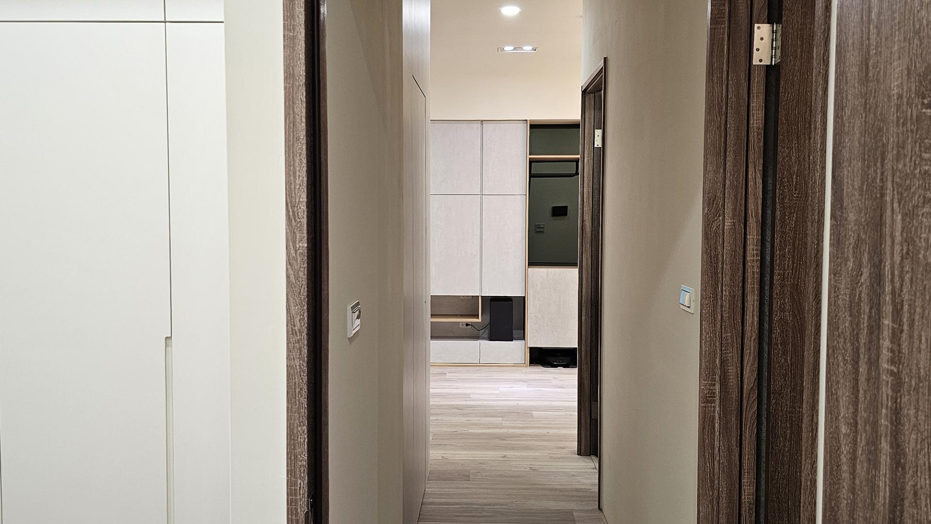 London Design Awards Winner - Radiant Arc Embrace